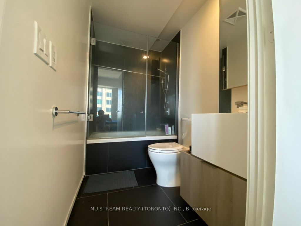1 Bloor Street E 1701 Property Photo 29