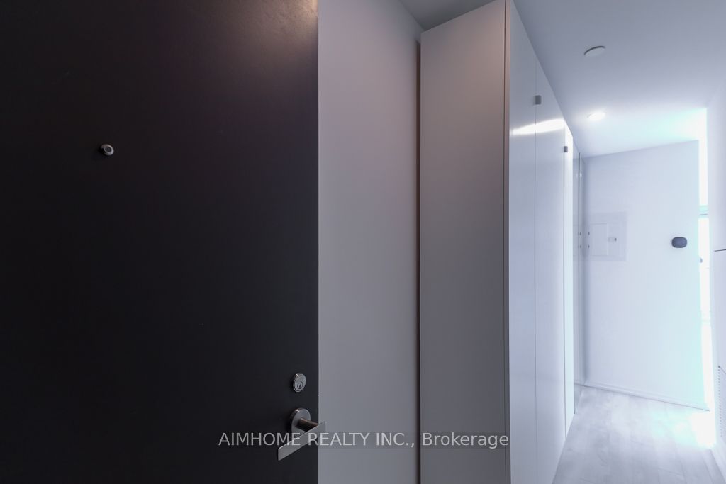 #1812 - 197 Yonge Street Property Photo 1
