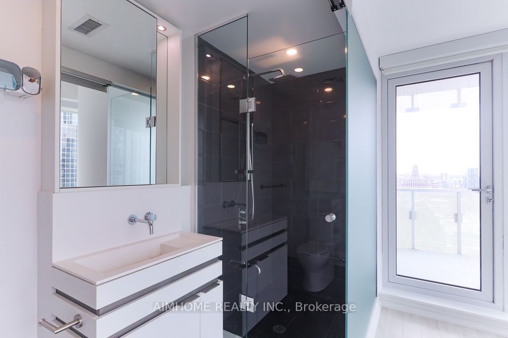 #1812 - 197 Yonge Street Property Photo 6