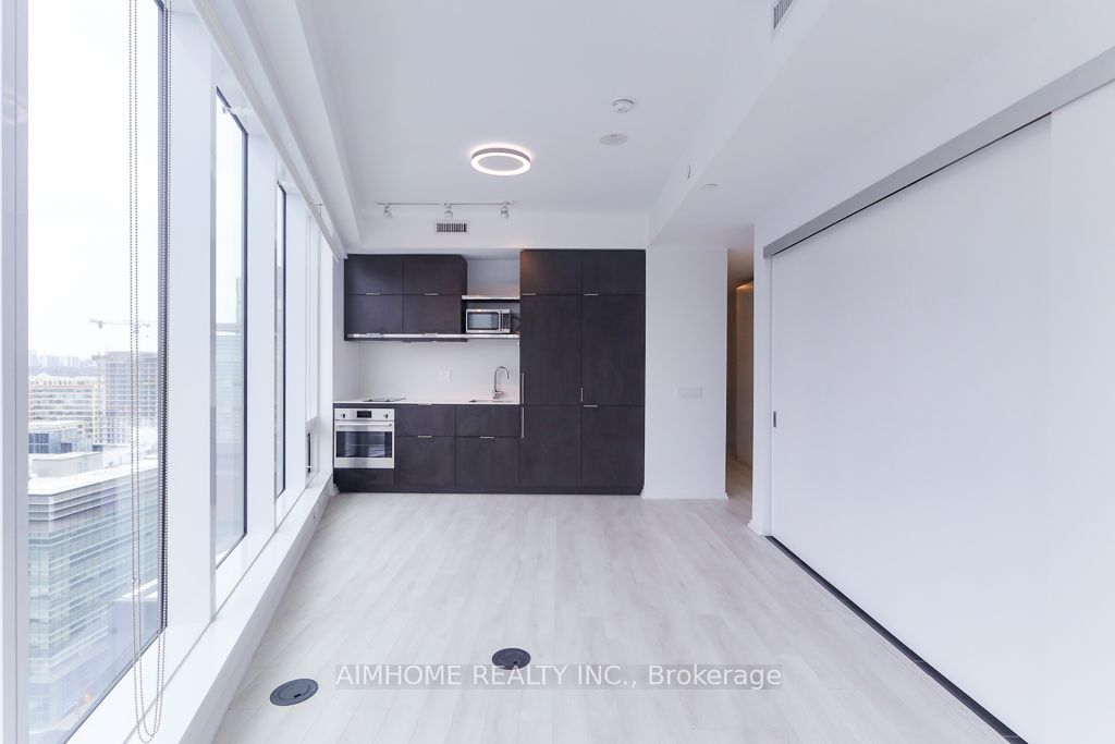 #1812 - 197 Yonge Street Property Photo 8