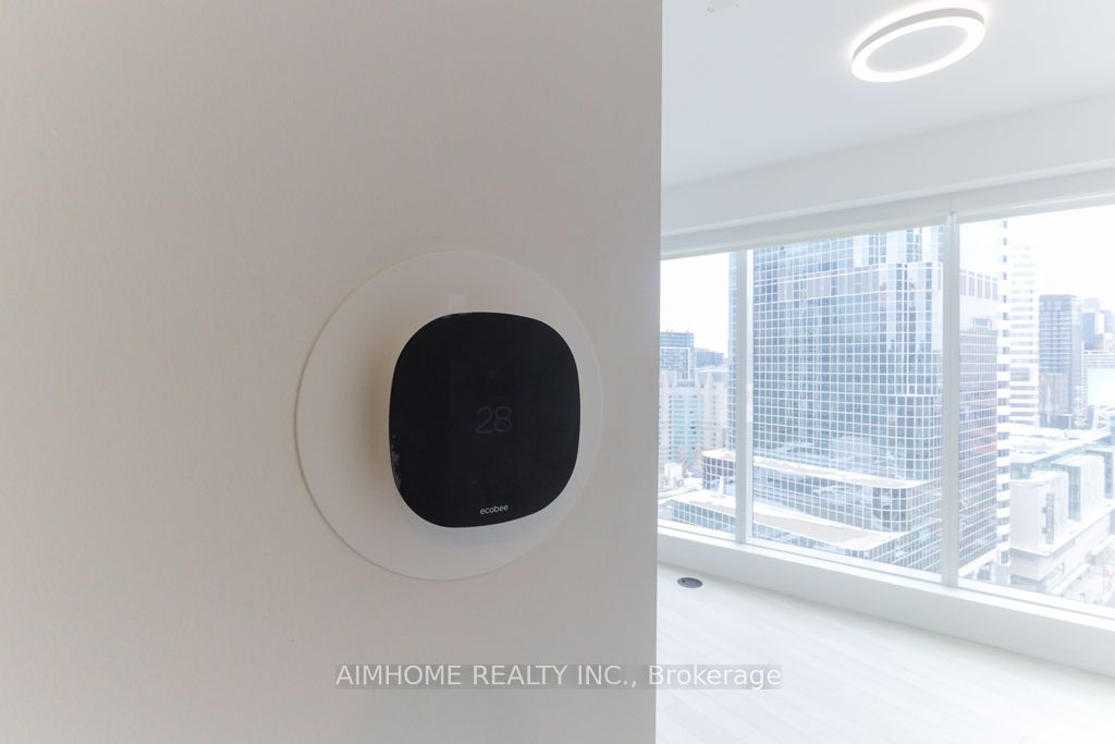 #1812 - 197 Yonge Street Property Photo 10