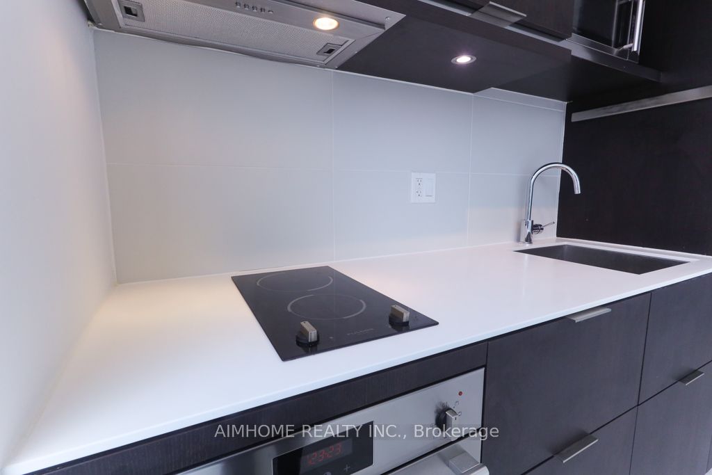 #1812 - 197 Yonge Street Property Photo 12