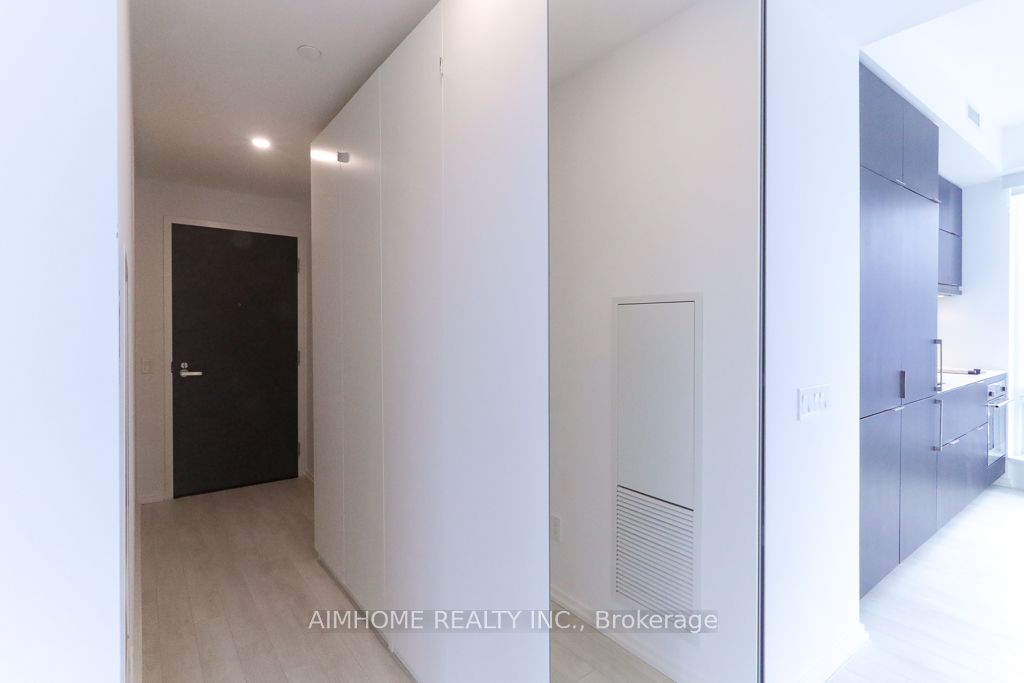 #1812 - 197 Yonge Street Property Photo 14