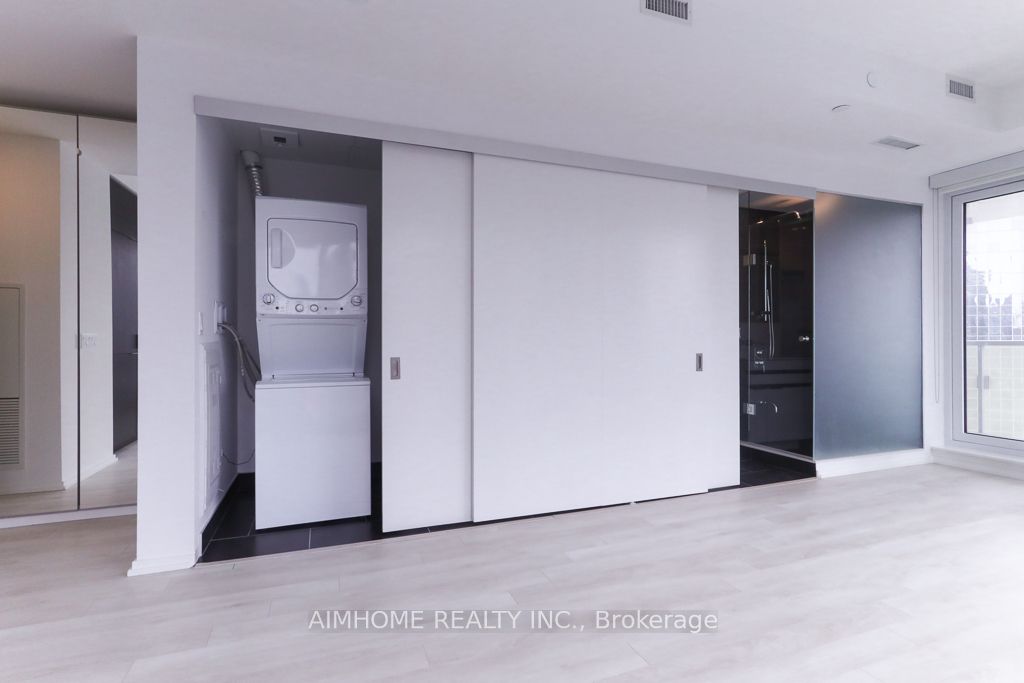 #1812 - 197 Yonge Street Property Photo 15