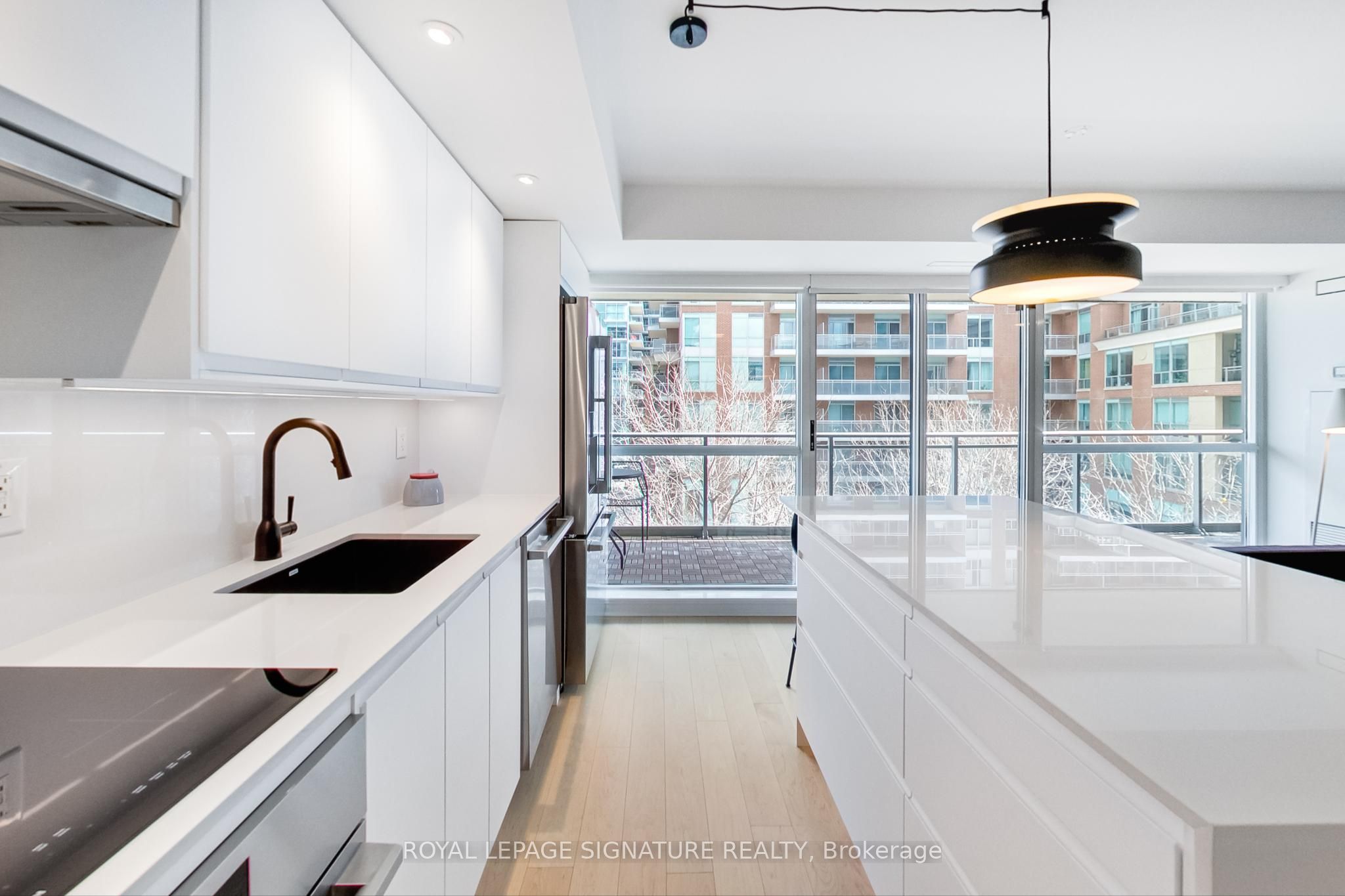 #303 - 100 Western Battery Road Property Photo 3