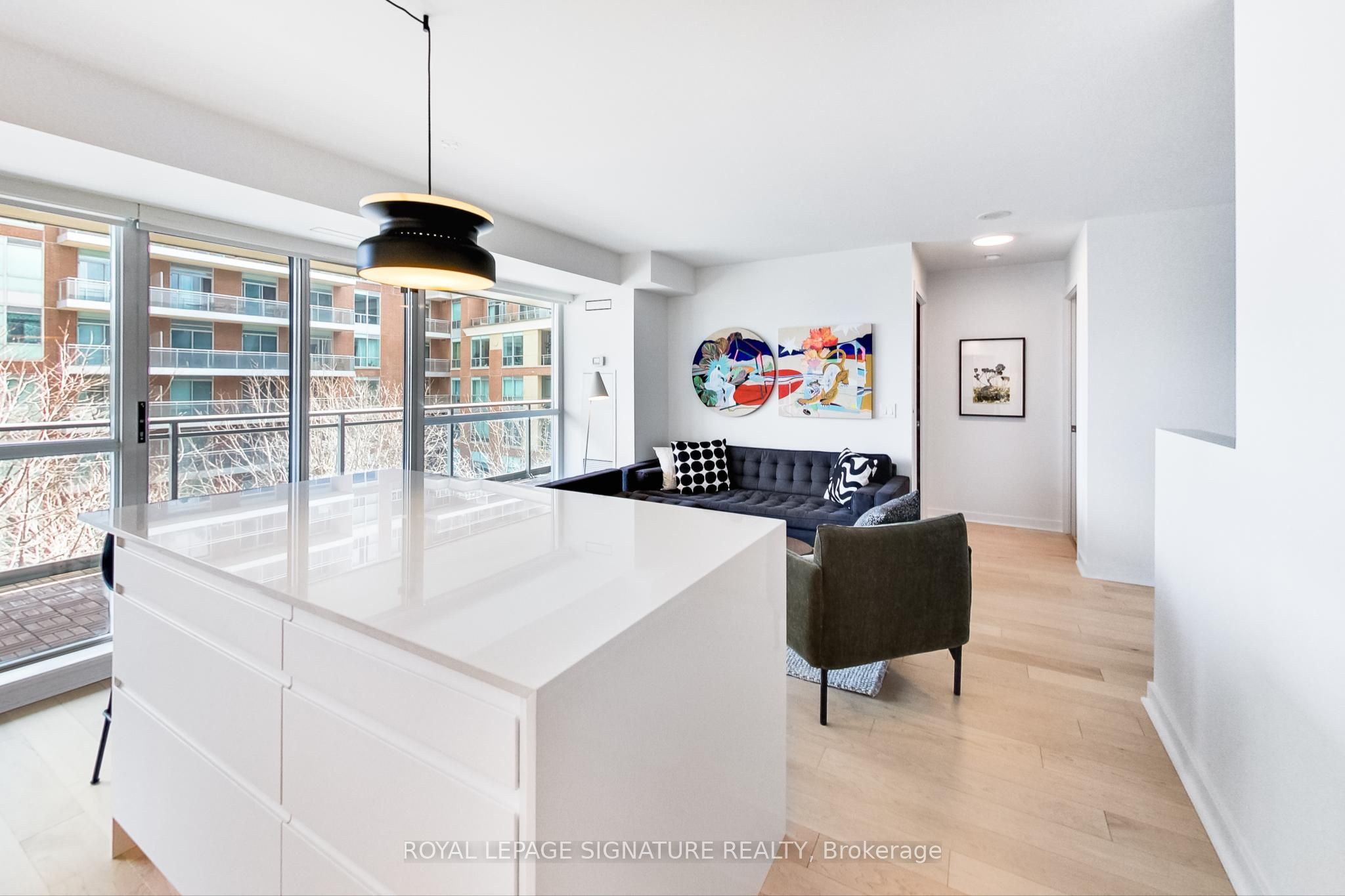 #303 - 100 Western Battery Road Property Photo 4