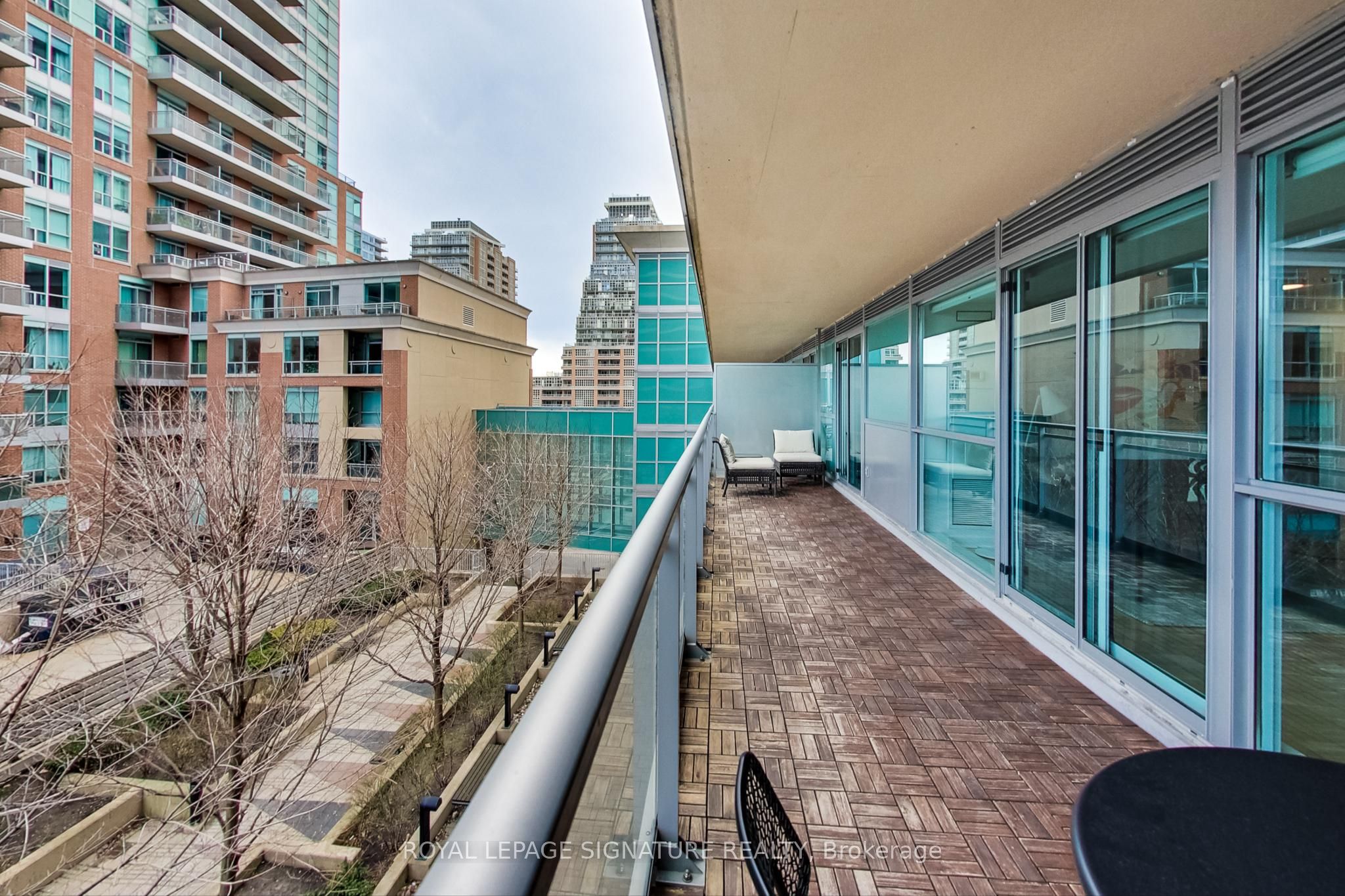 #303 - 100 Western Battery Road Property Photo 21