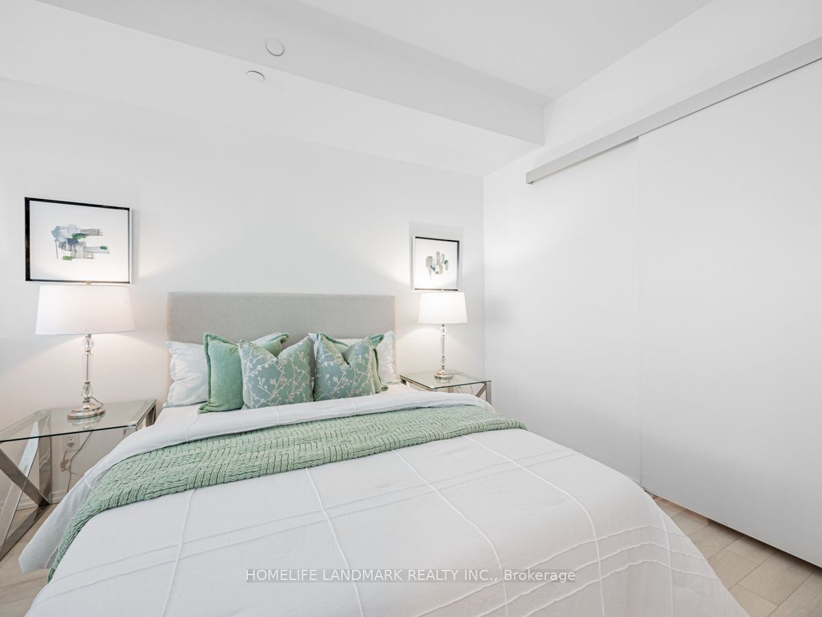 197 Yonge Street 4211 Property Photo 6