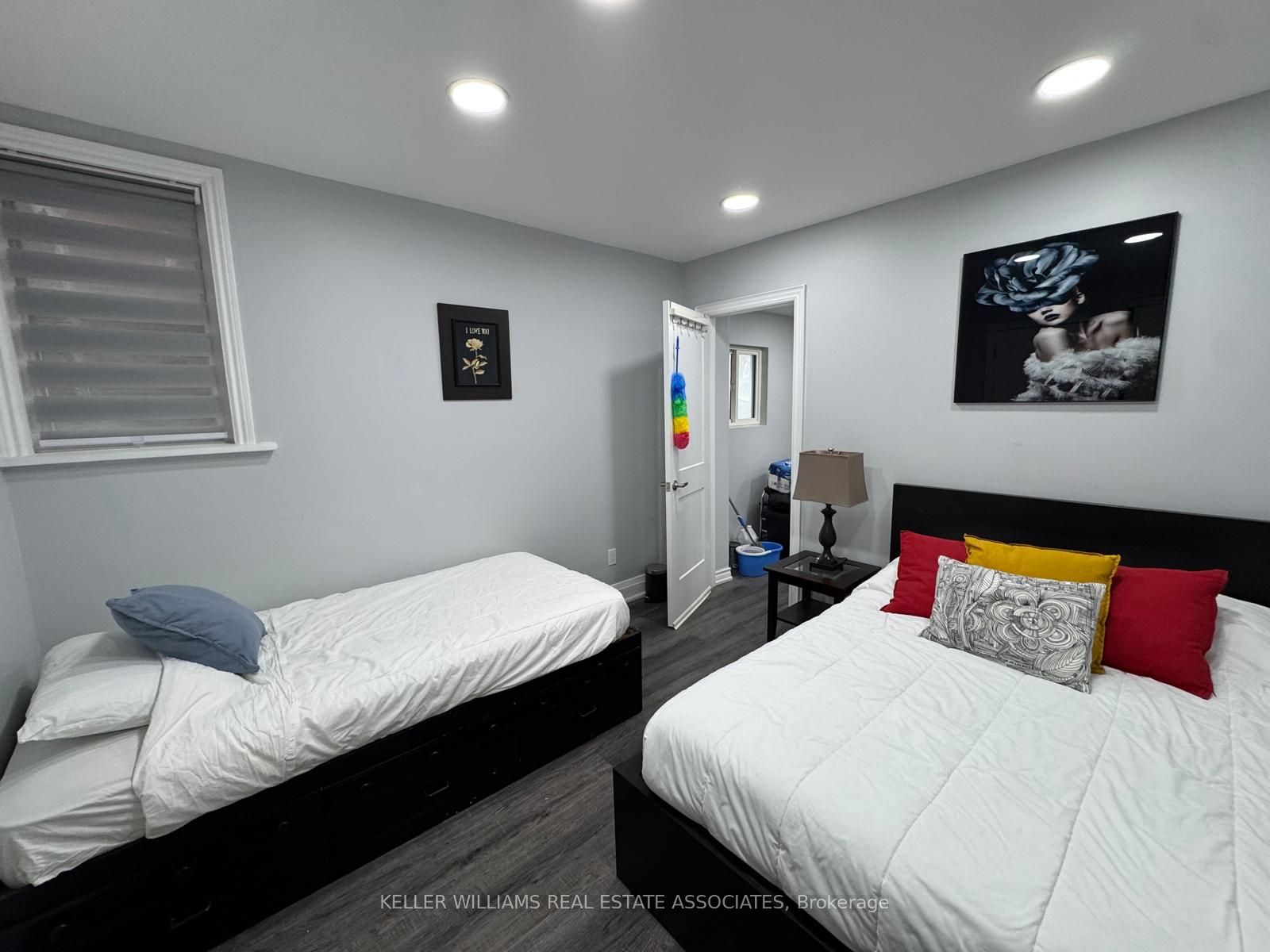 326 Bathurst Street Property Photo 10