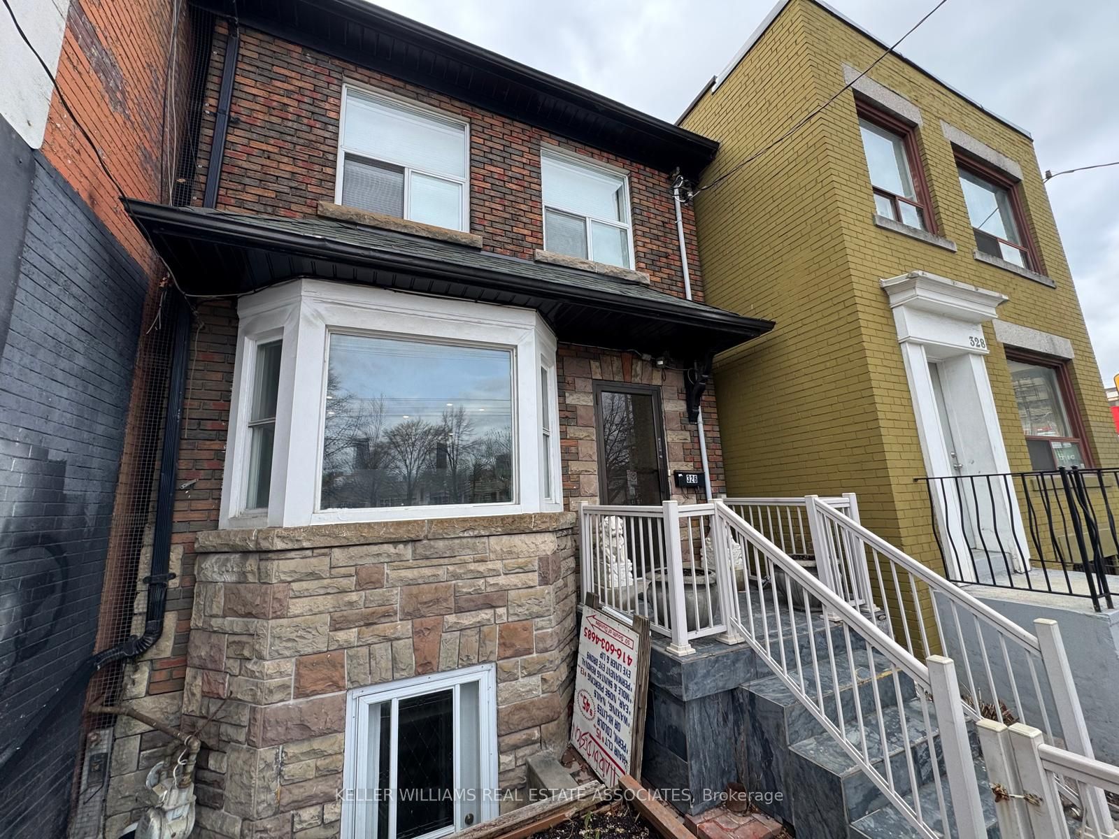 326 Bathurst Street Property Photo 16