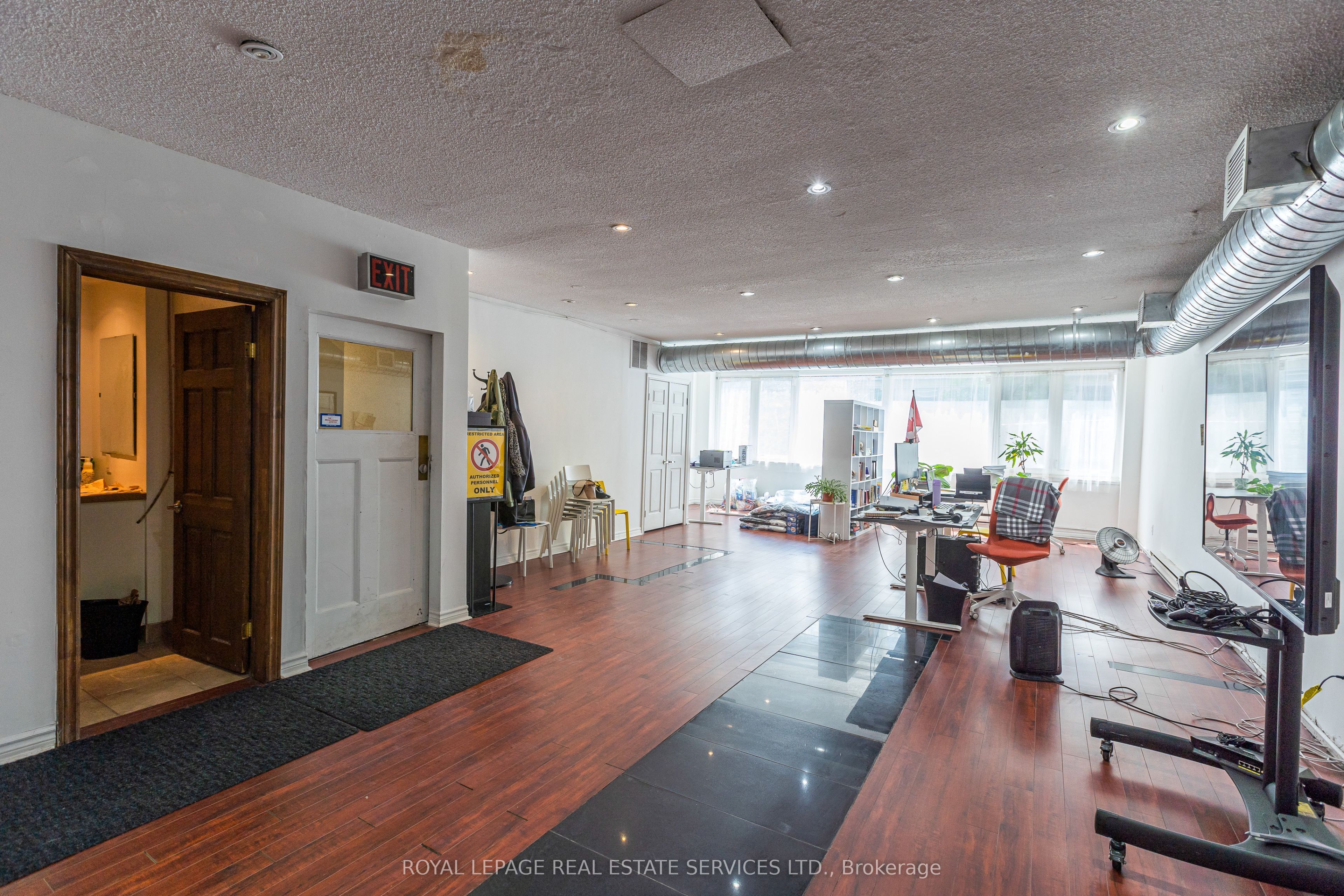 #2 - 170 Eglinton Avenue Property Photo 2