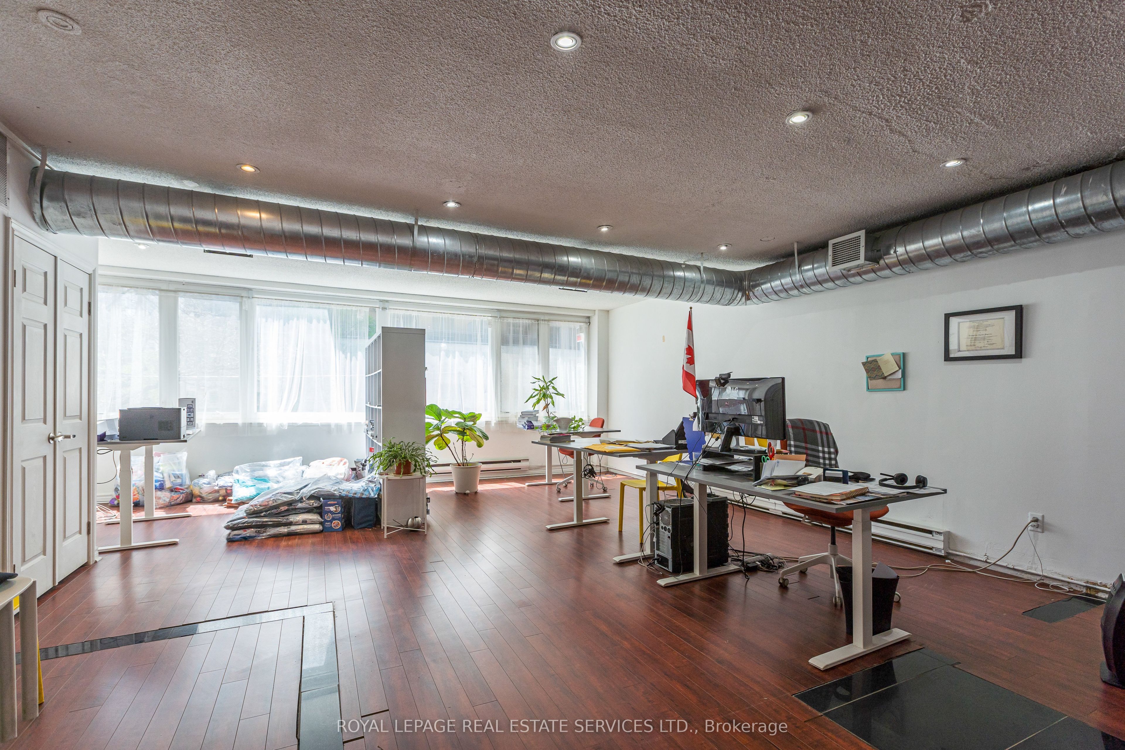 #2 - 170 Eglinton Avenue Property Photo 3
