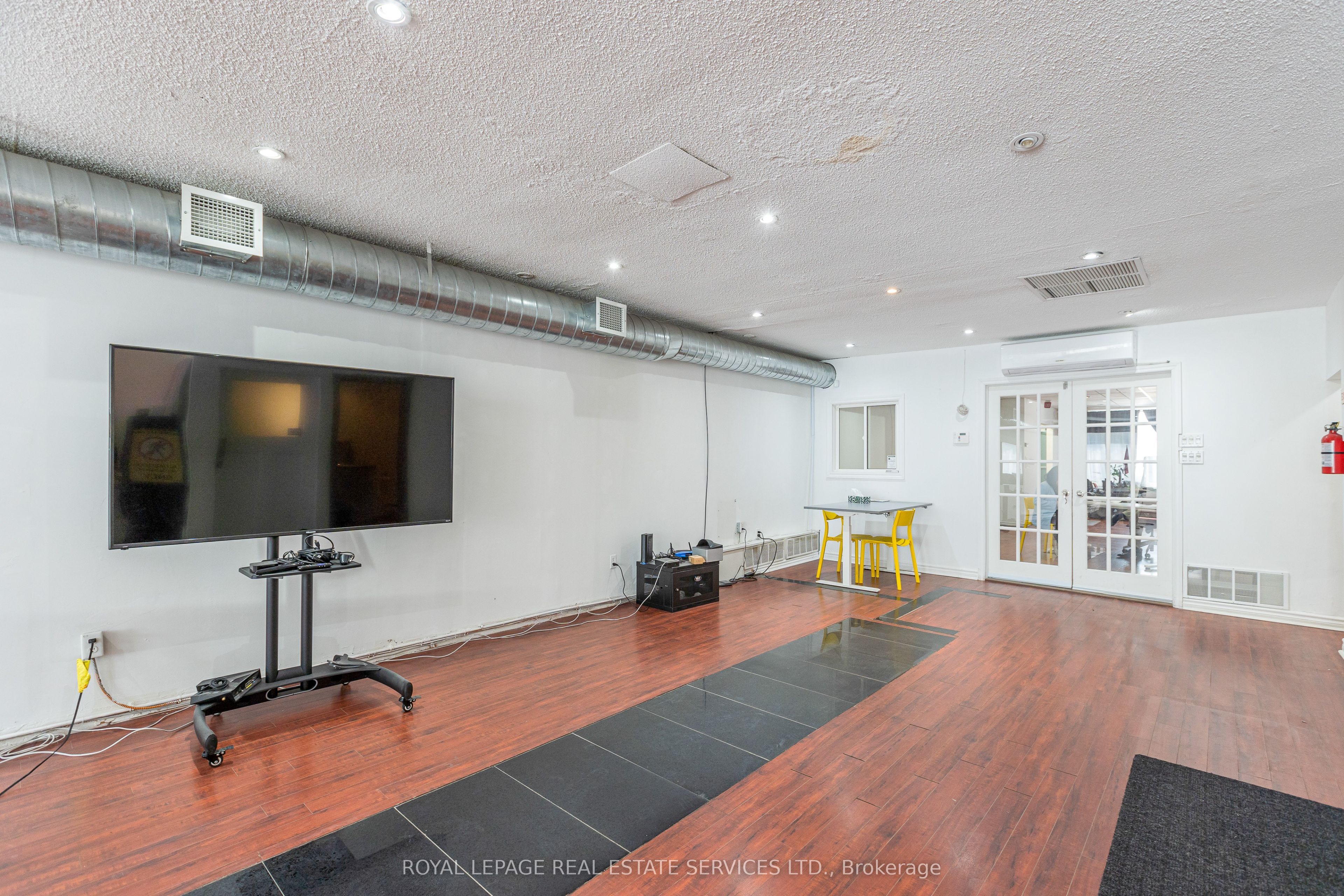 #2 - 170 Eglinton Avenue Property Photo 4