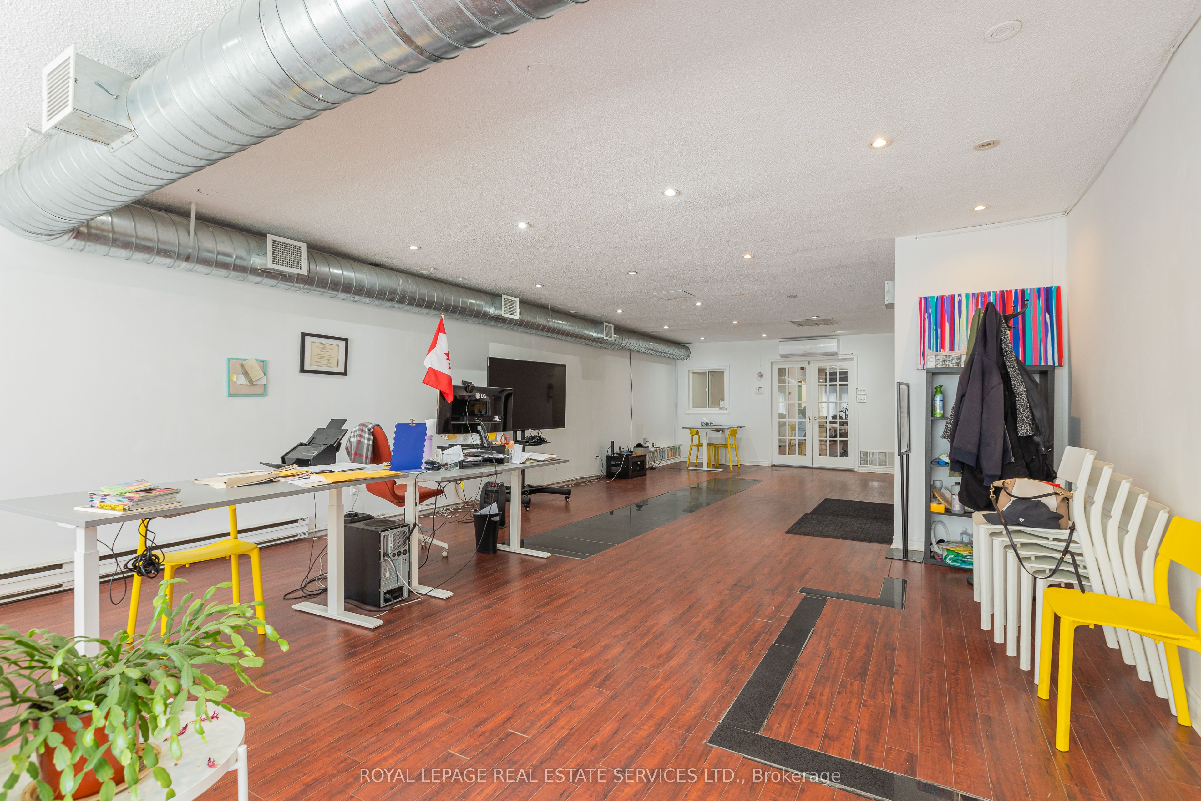 #2 - 170 Eglinton Avenue Property Photo 9
