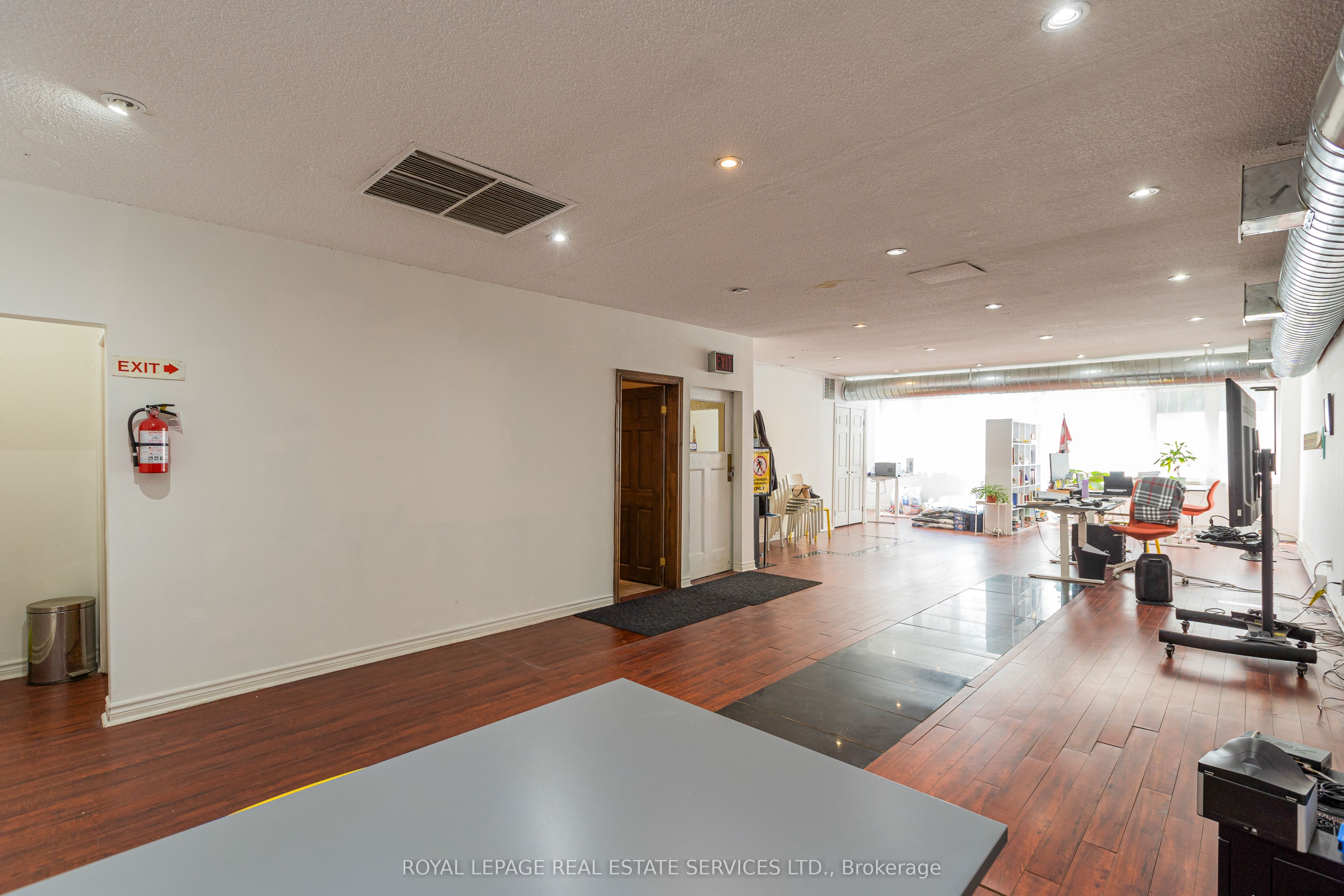 #2 - 170 Eglinton Avenue Property Photo 11