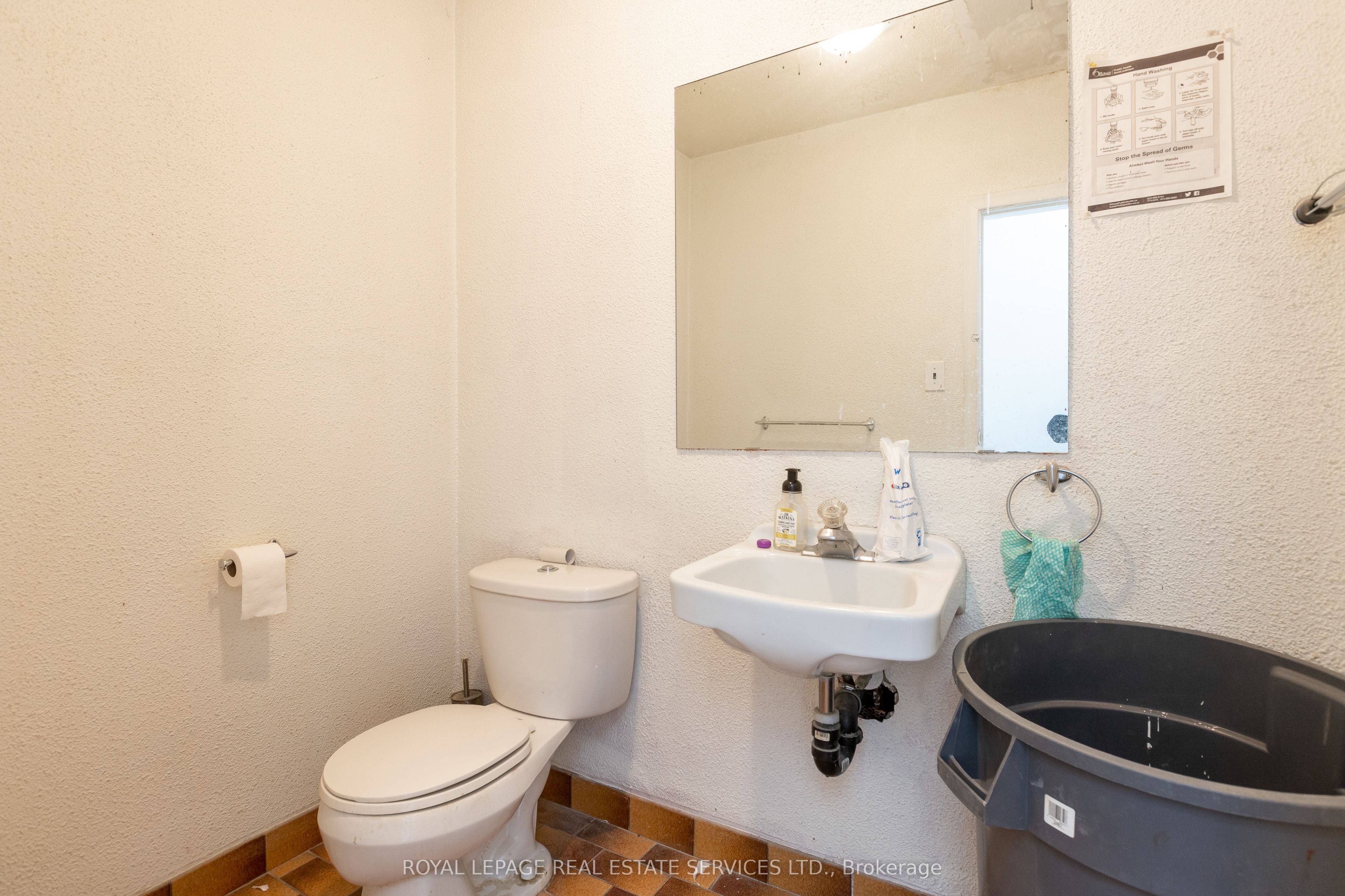 #2 - 170 Eglinton Avenue Property Photo 13