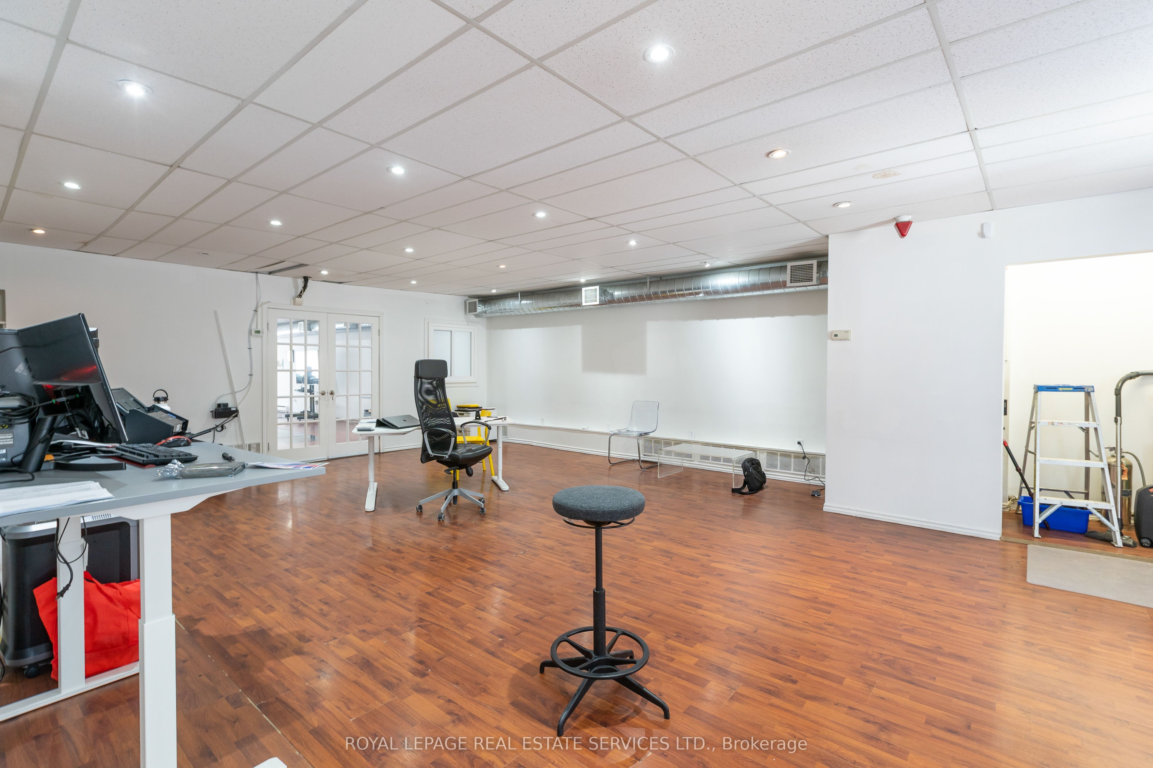 #2 - 170 Eglinton Avenue Property Photo 18