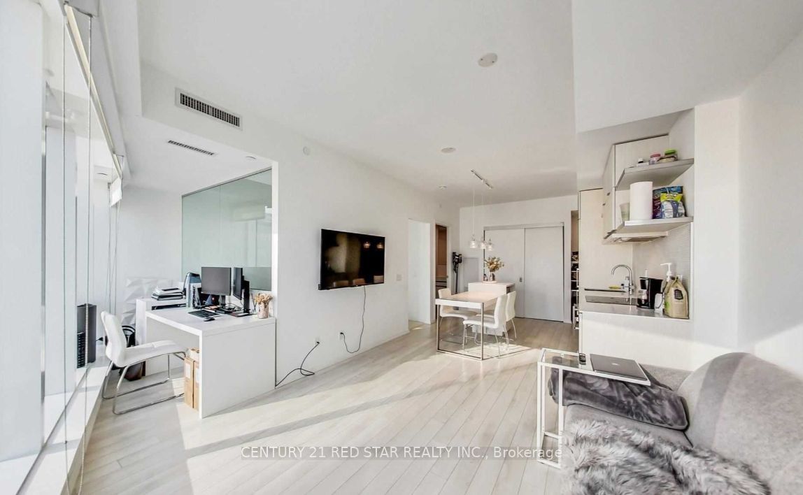 197 Yonge Street 1514 Property Photo 6