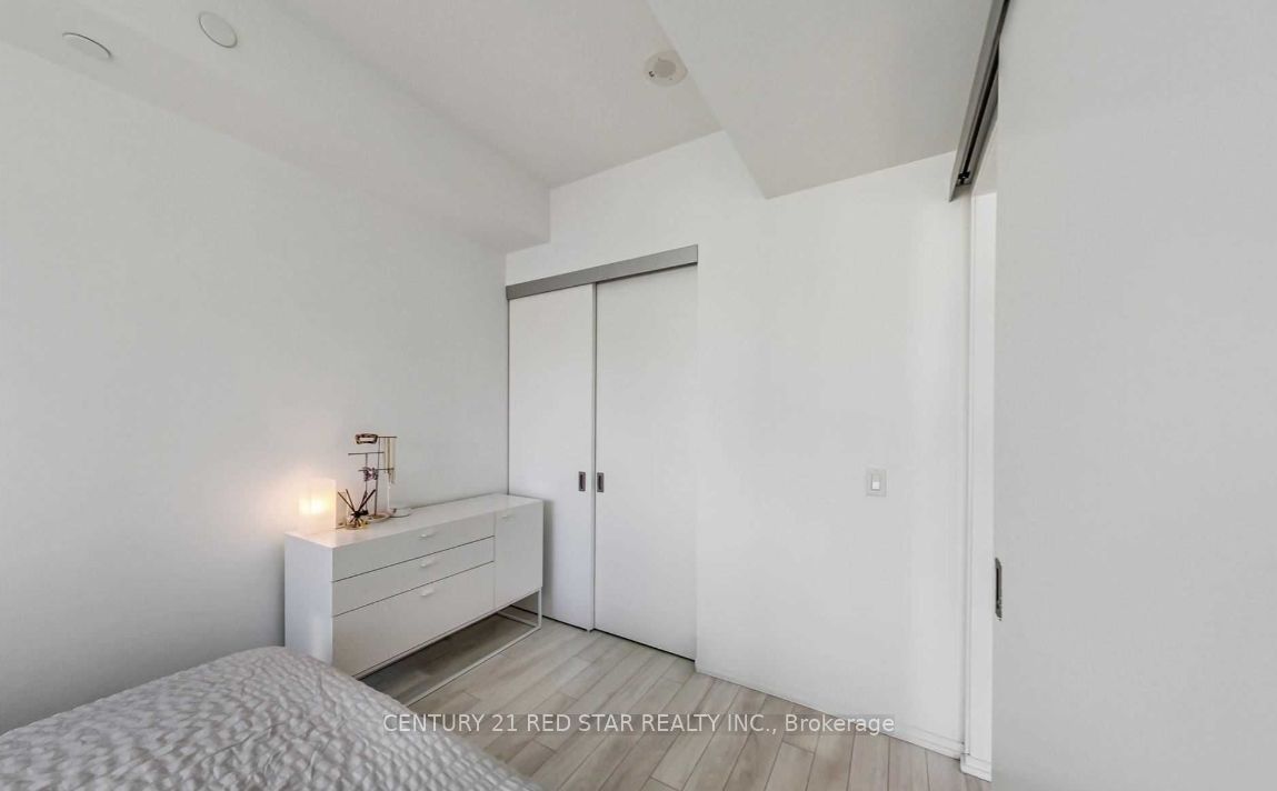 197 Yonge Street 1514 Property Photo 9