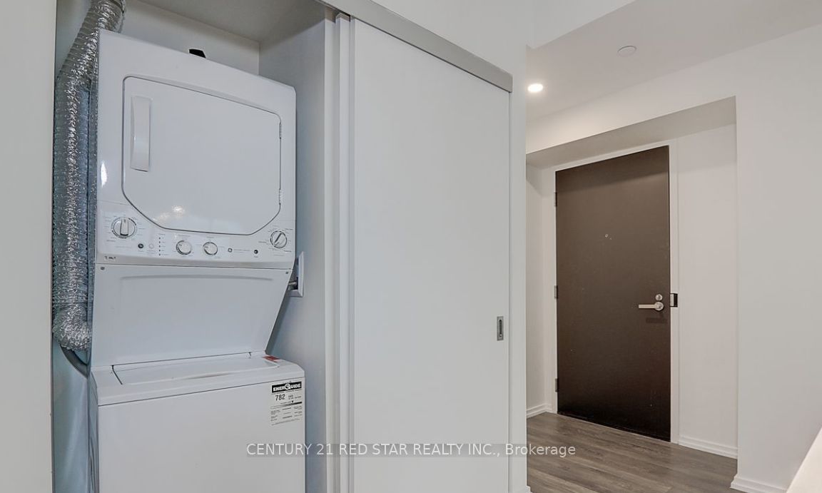 197 Yonge Street 1514 Property Photo 10