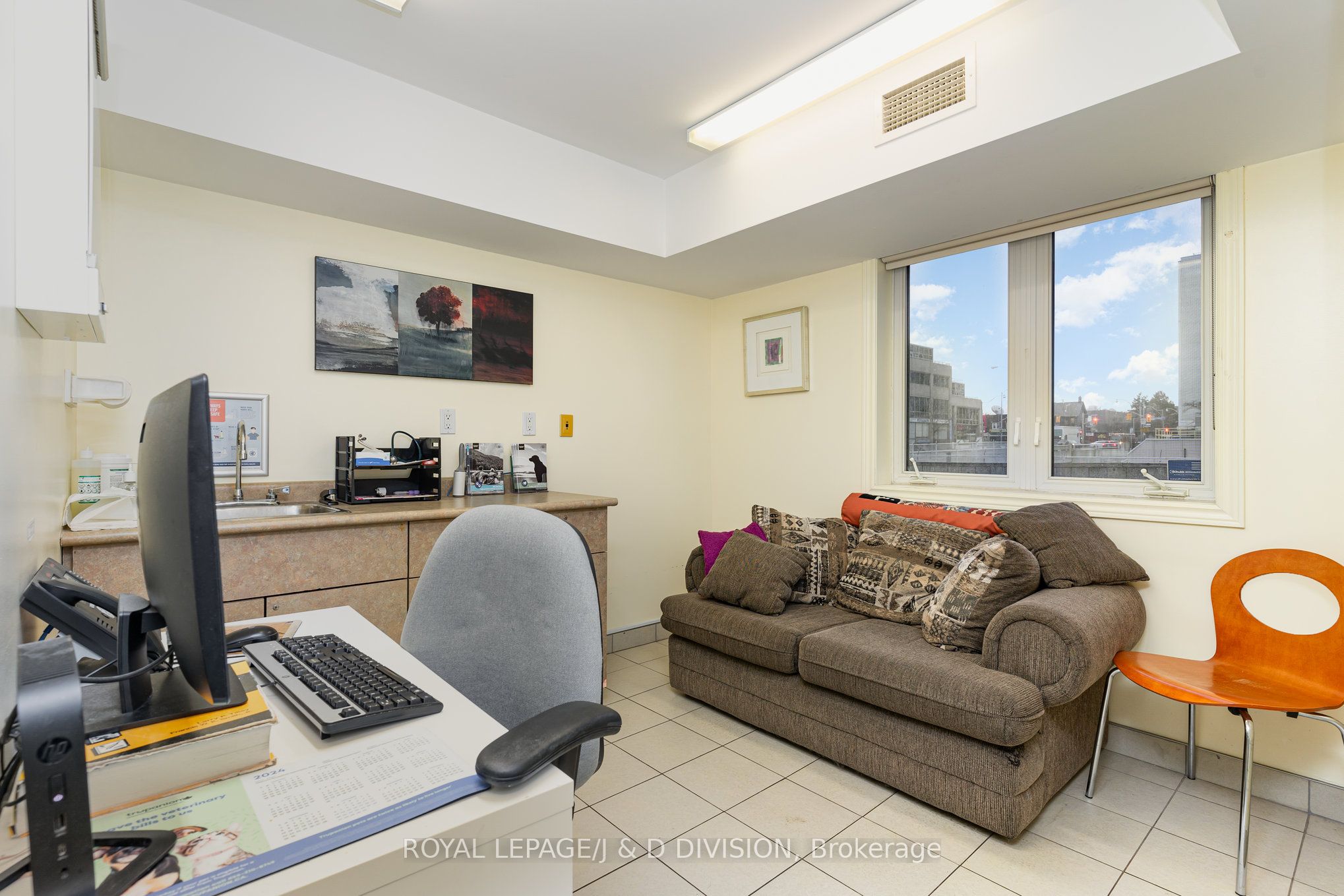 29 Chaplin Crescent Property Photo 11