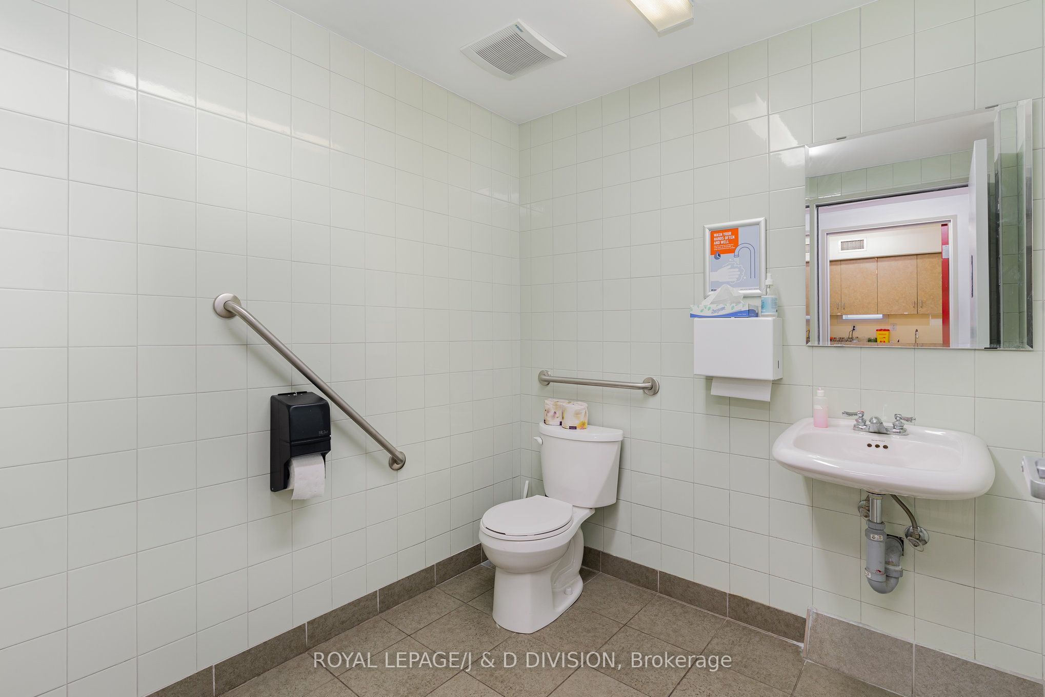 29 Chaplin Crescent Property Photo 14