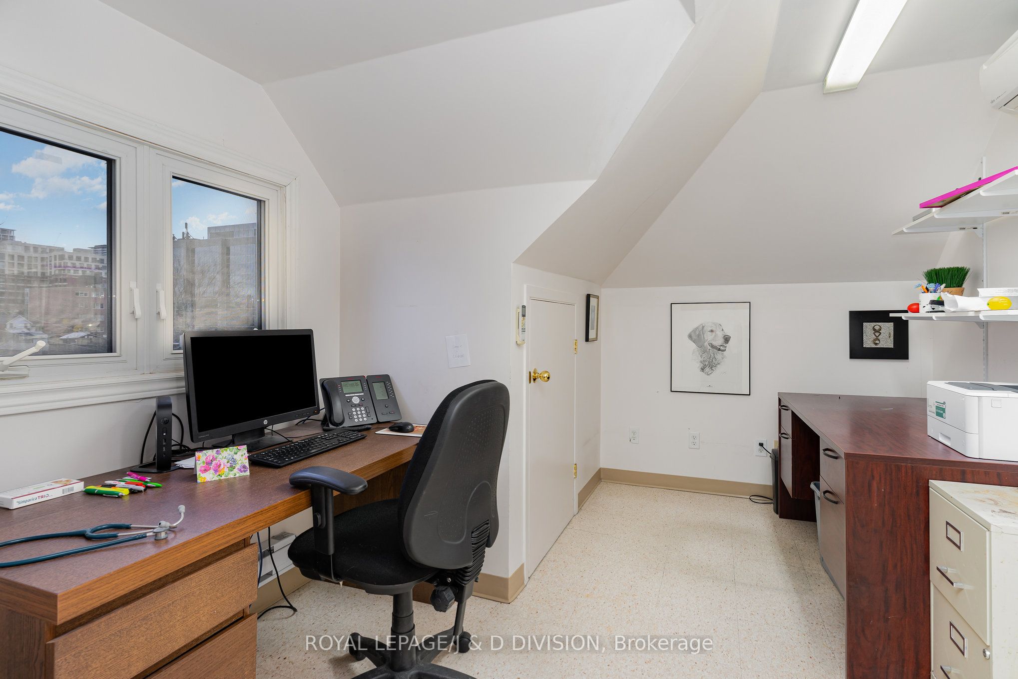 29 Chaplin Crescent Property Photo 15