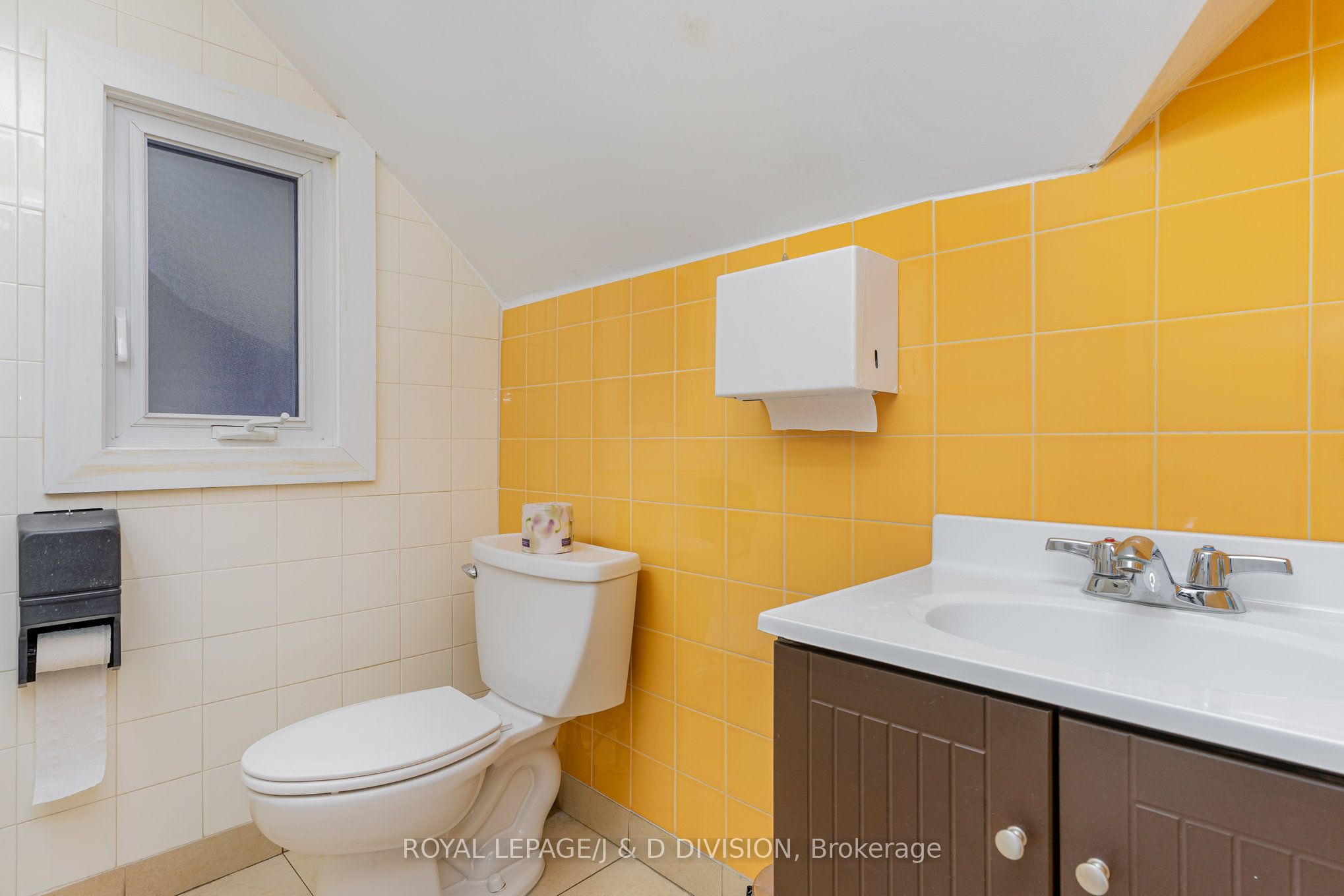 29 Chaplin Crescent Property Photo 16