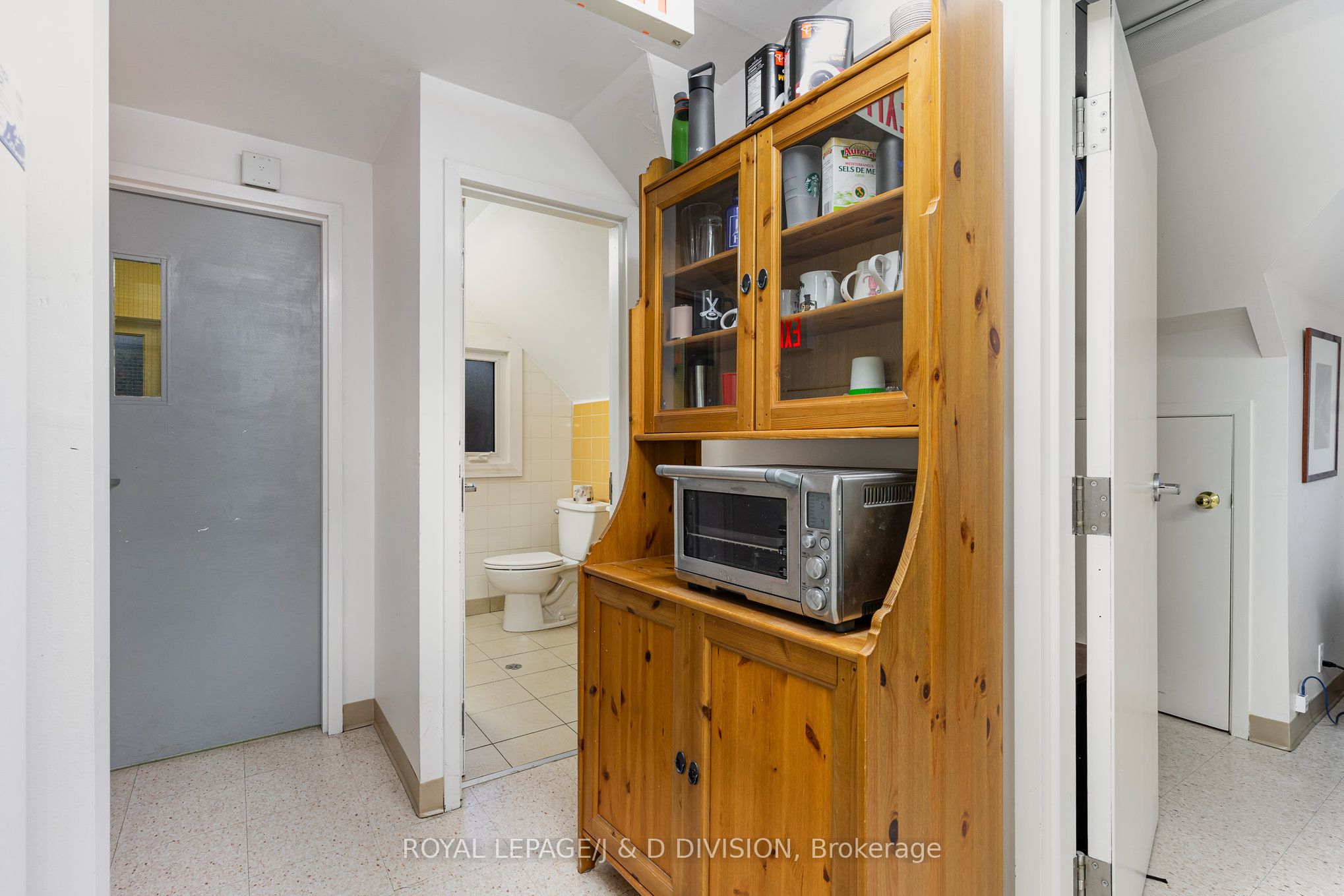 29 Chaplin Crescent Property Photo 21
