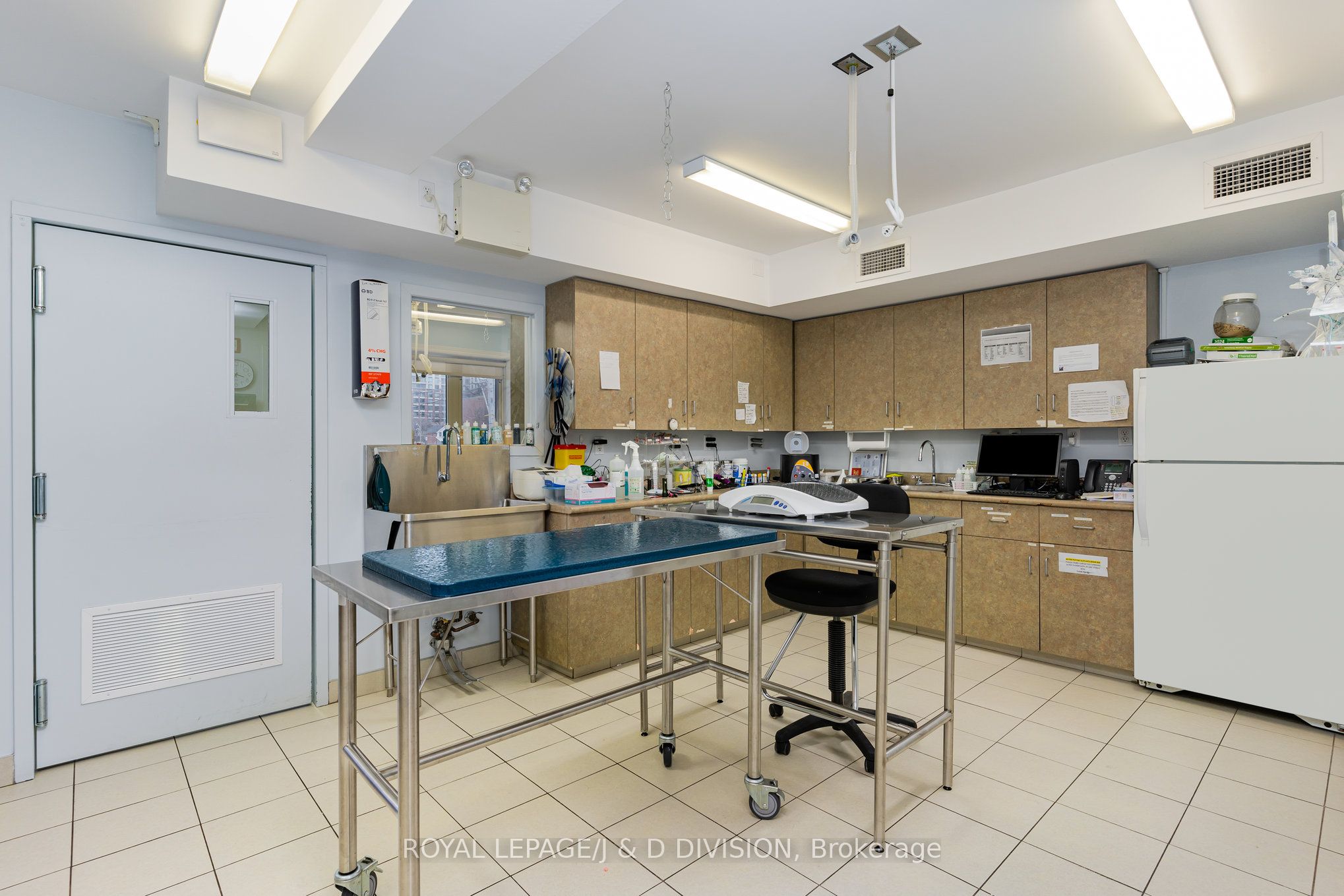 29 Chaplin Crescent Property Photo 27
