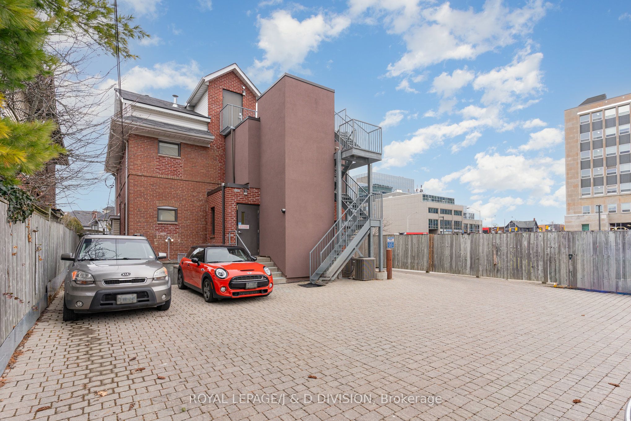 29 Chaplin Crescent Property Photo 45