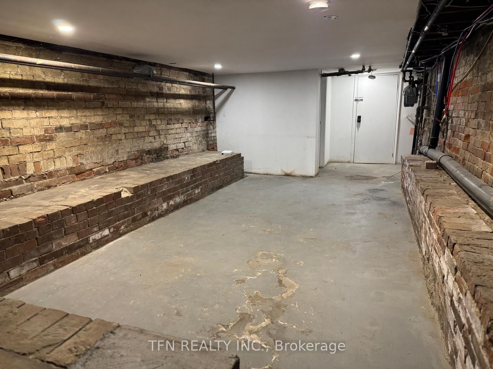 416 Parliament Street Property Photo 8