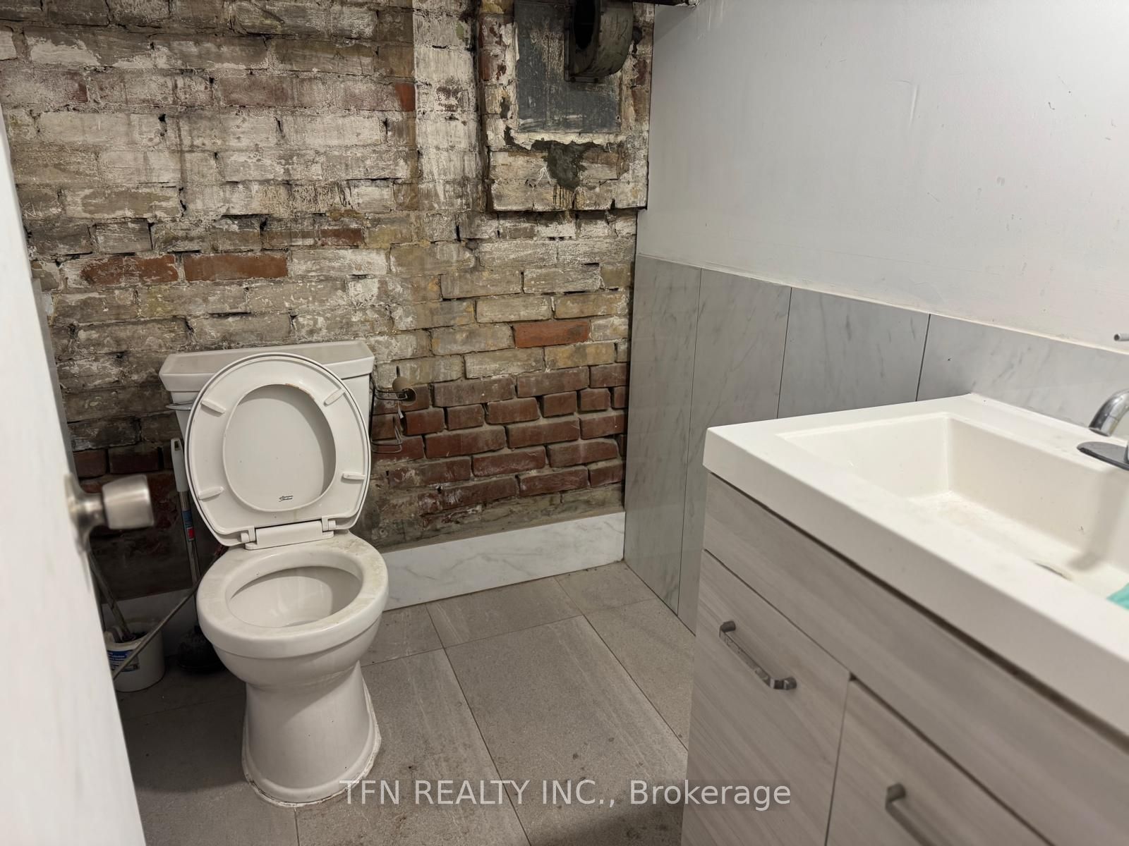 416 Parliament Street Property Photo 9