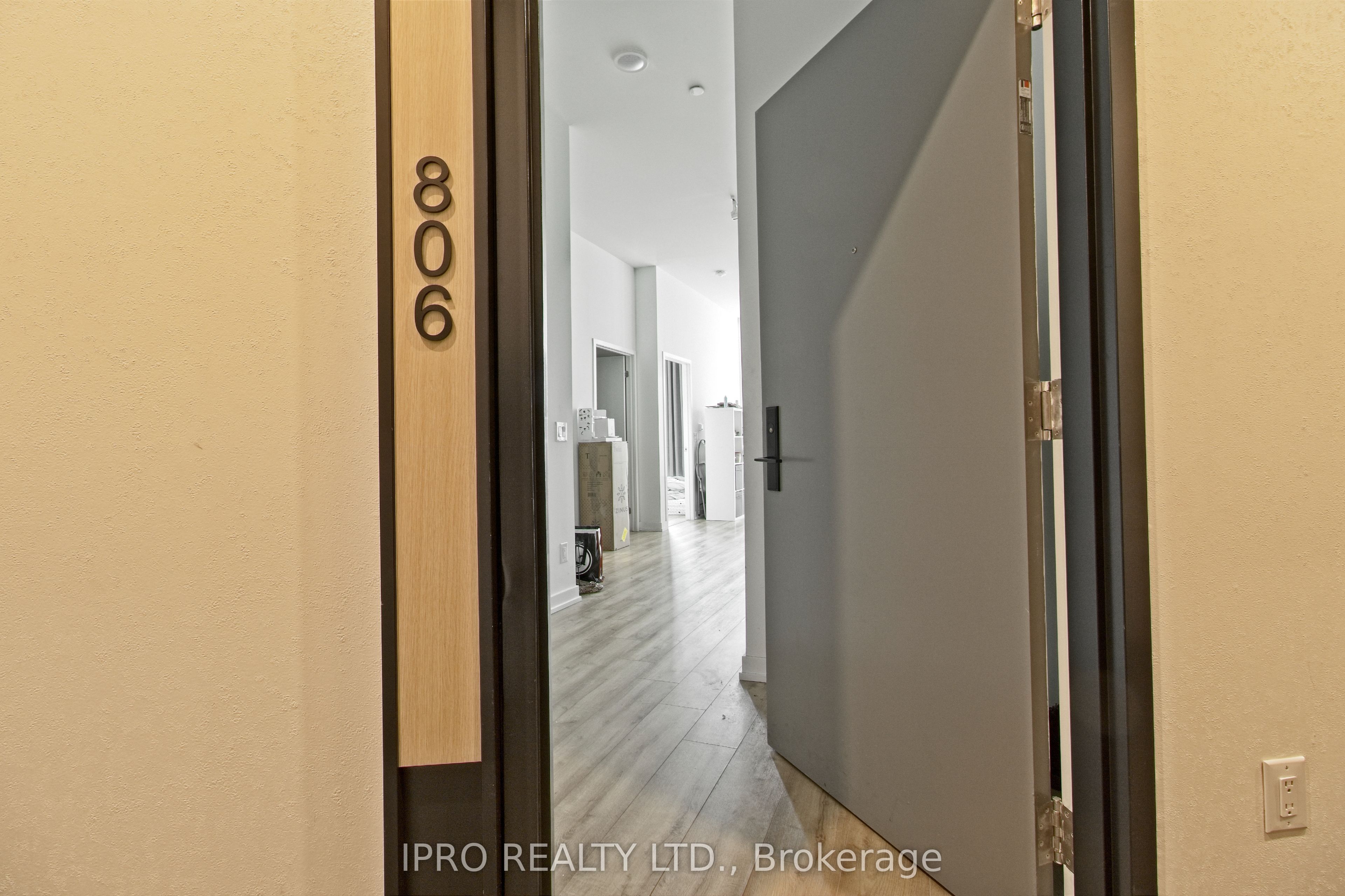 135 East Liberty Street 806 Property Photo 18