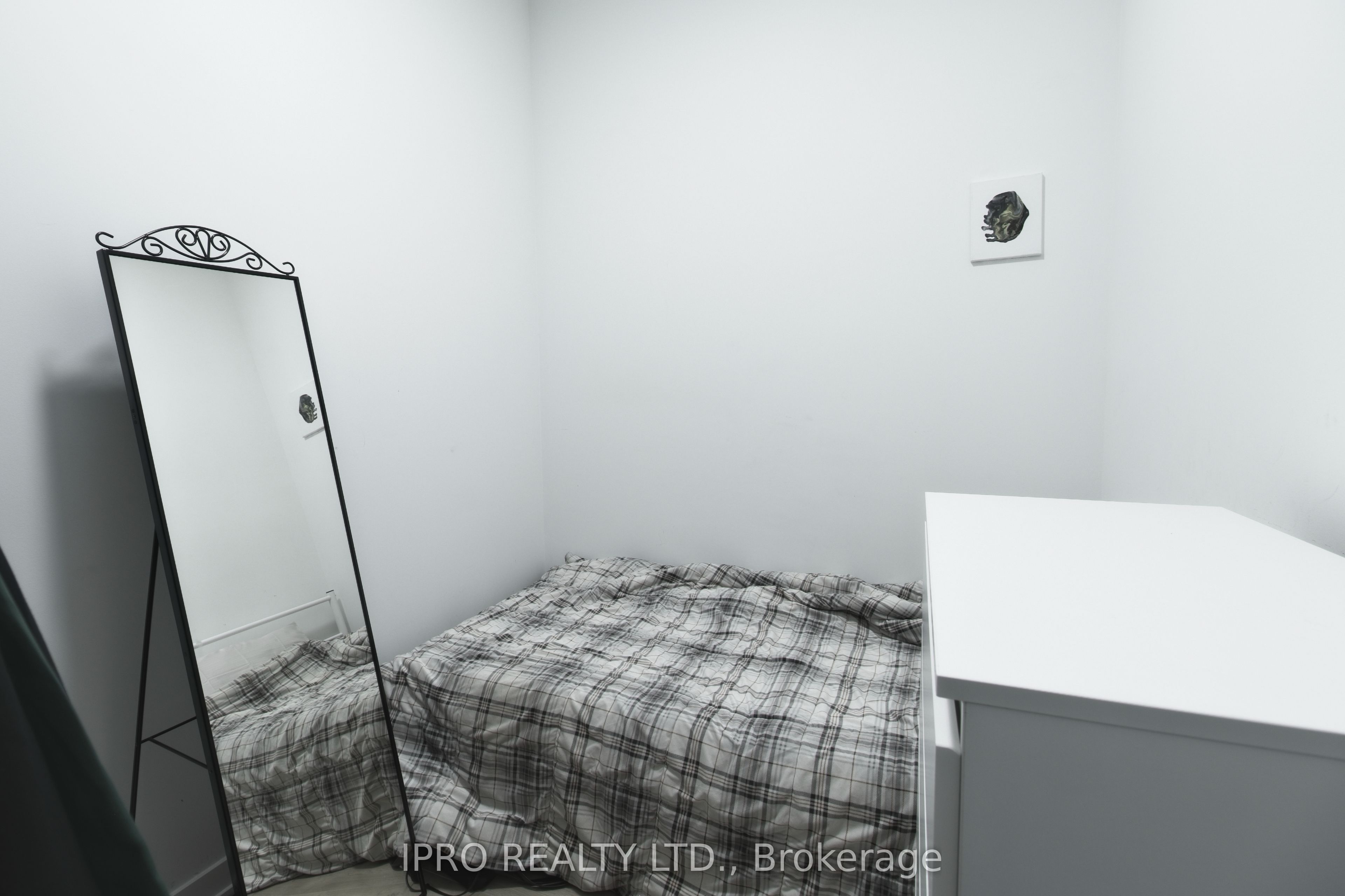 135 East Liberty Street 806 Property Photo 22