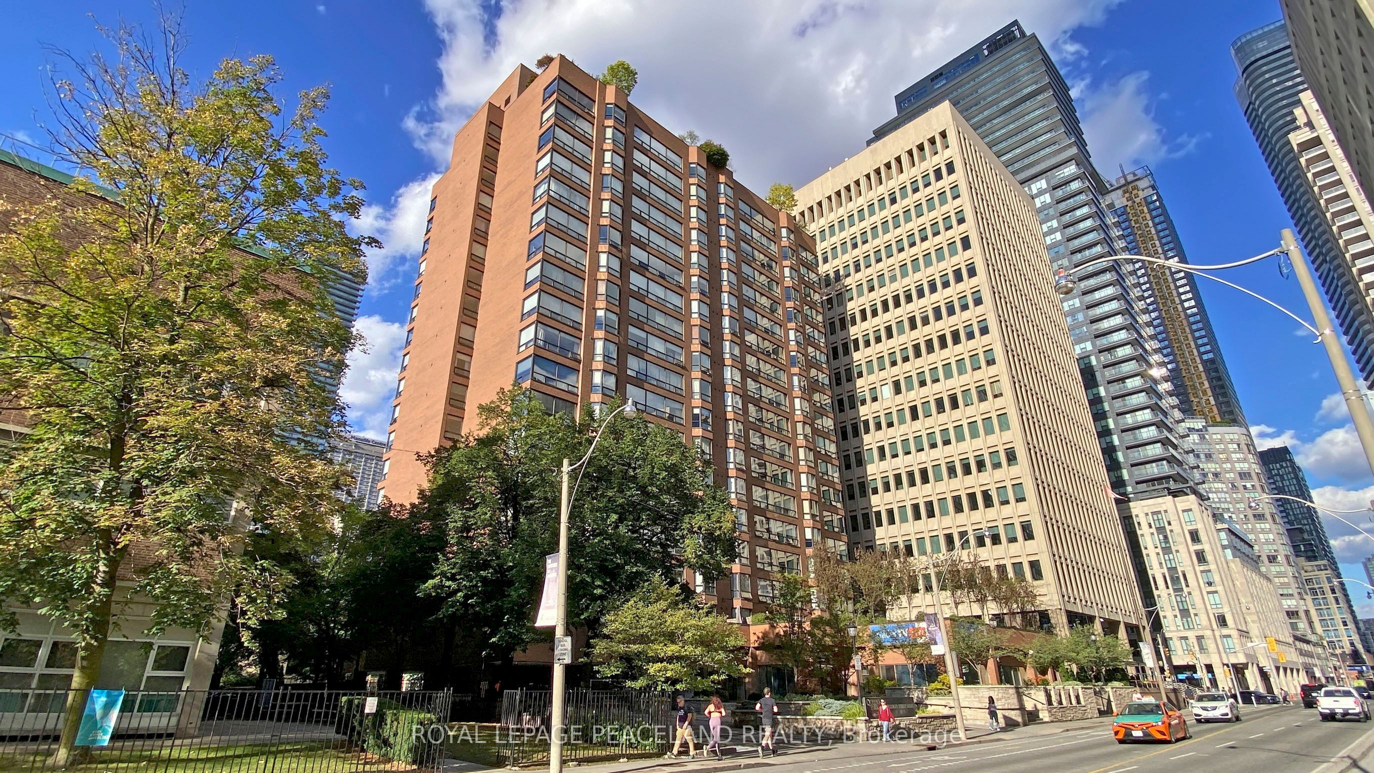 #1605 - 62 Wellesley Street Property Photo 2