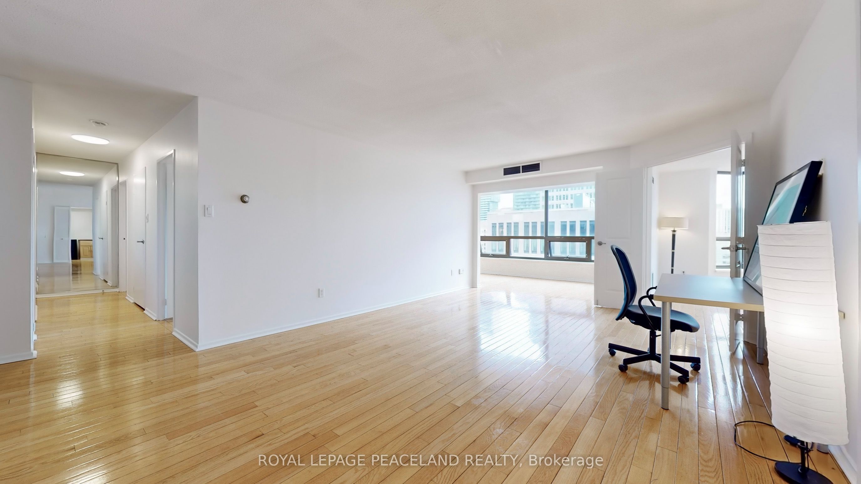 #1605 - 62 Wellesley Street Property Photo 4