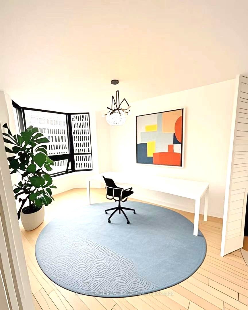 #1605 - 62 Wellesley Street Property Photo 8