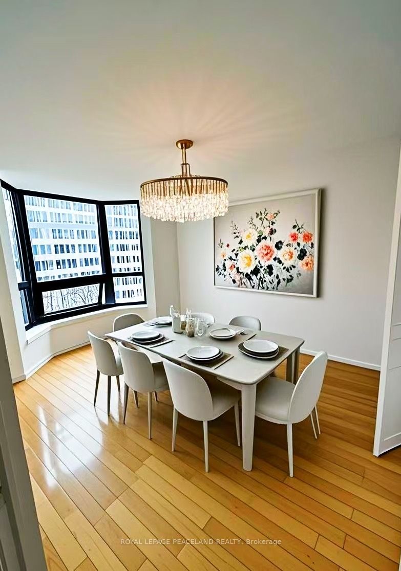 #1605 - 62 Wellesley Street Property Photo 10