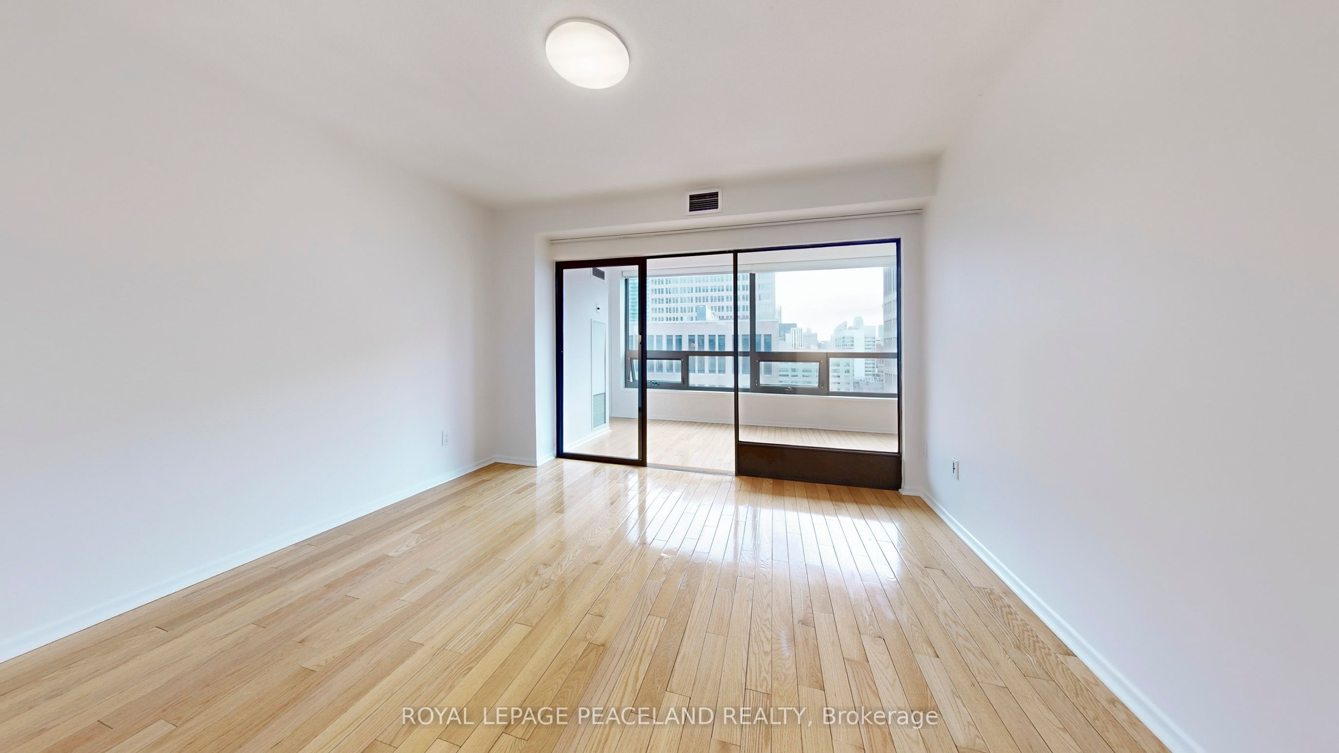 #1605 - 62 Wellesley Street Property Photo 11