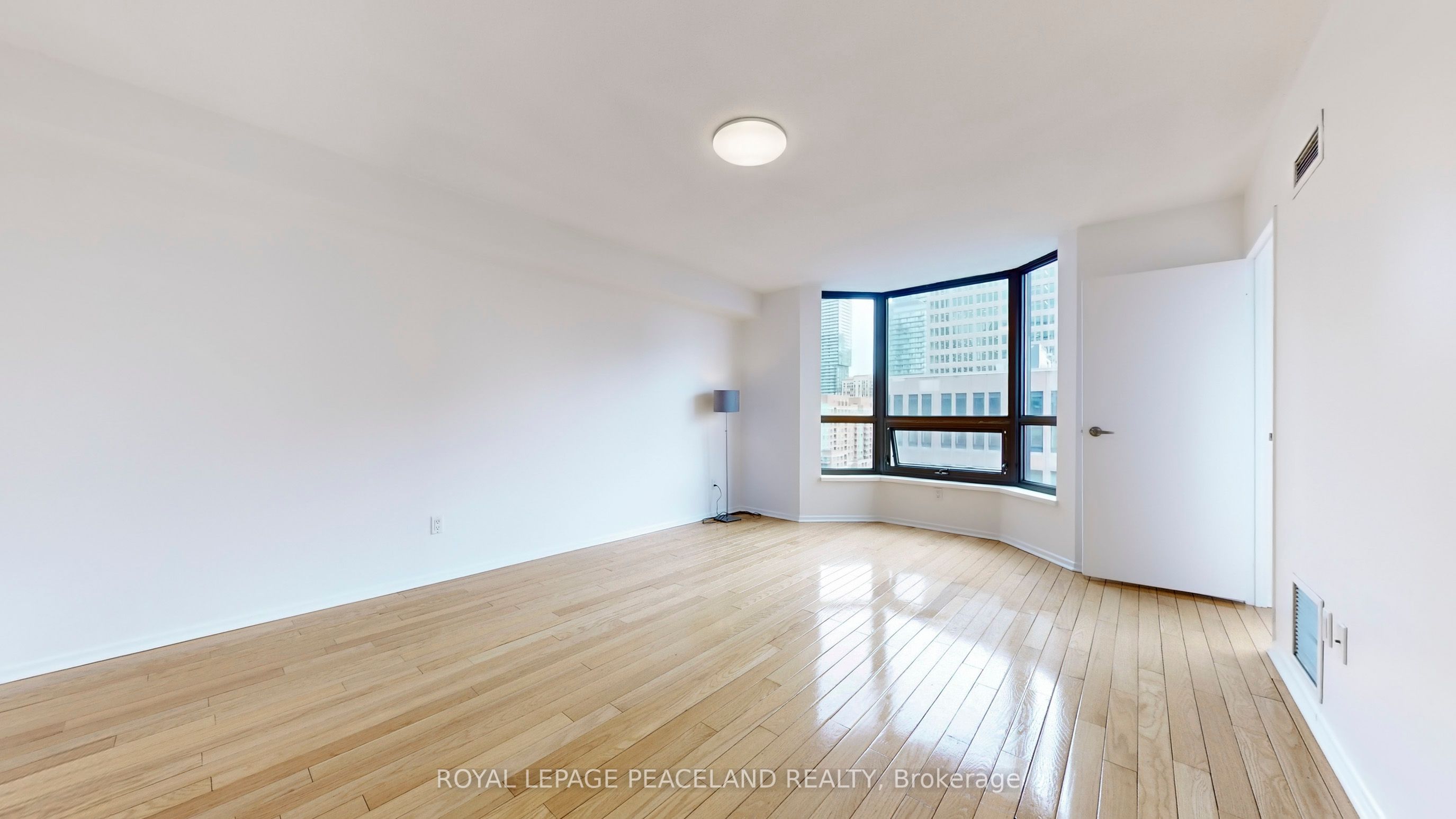 #1605 - 62 Wellesley Street Property Photo 12