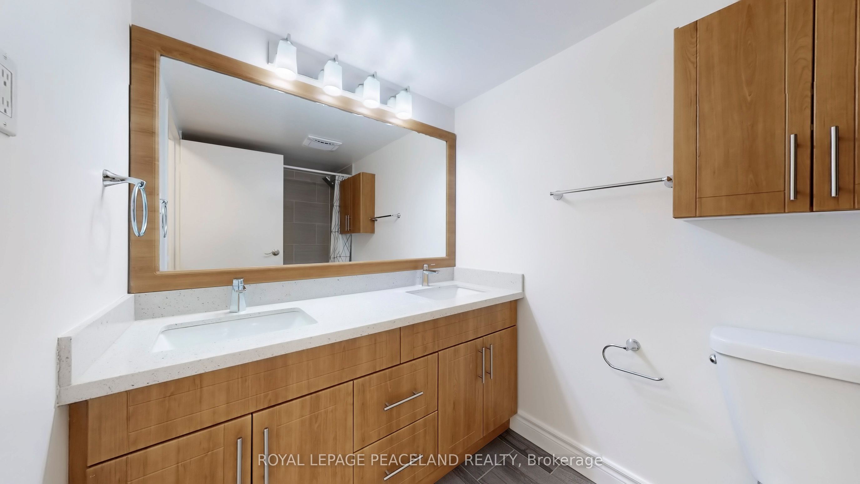 #1605 - 62 Wellesley Street Property Photo 17