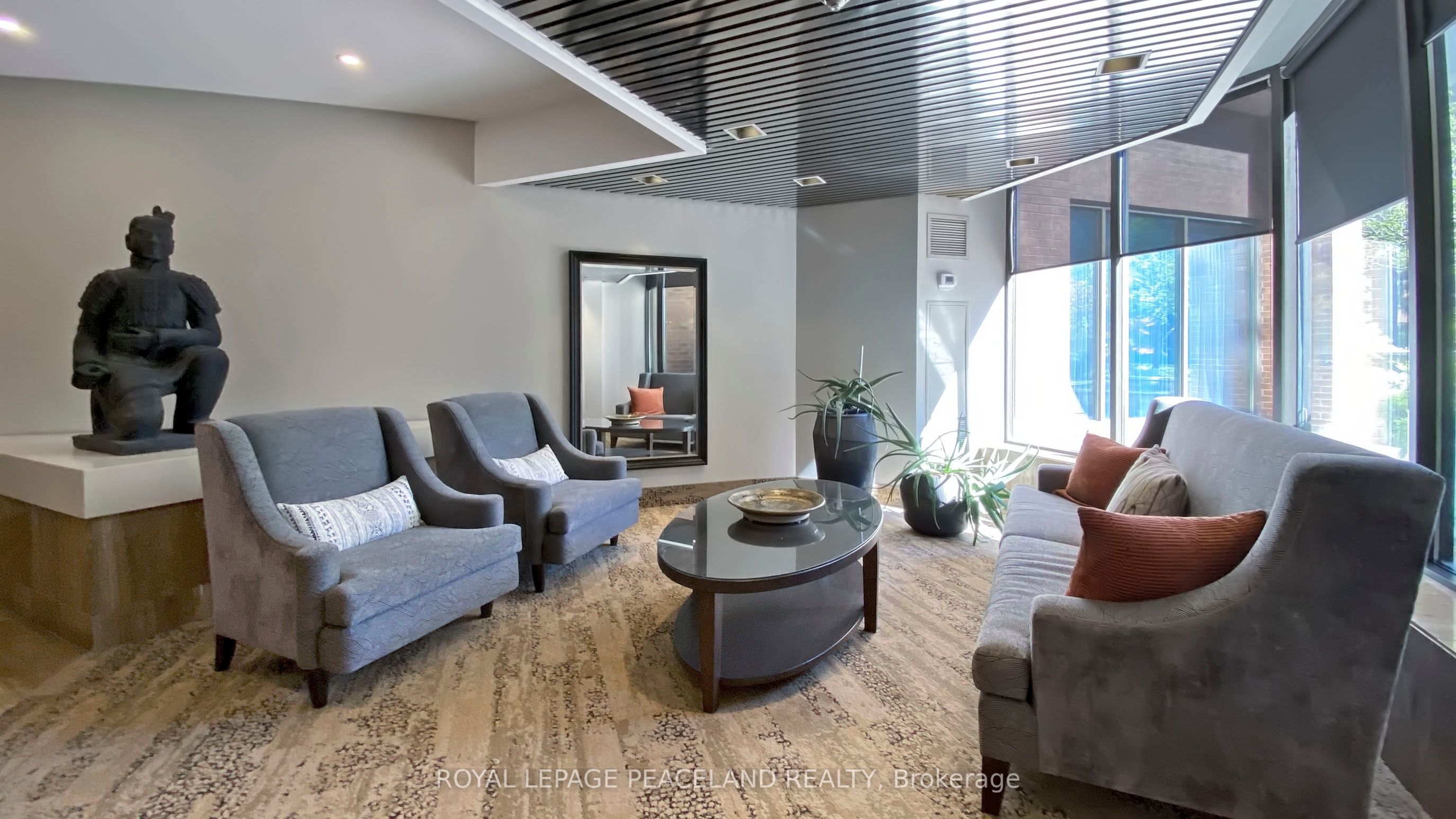 #1605 - 62 Wellesley Street Property Photo 24