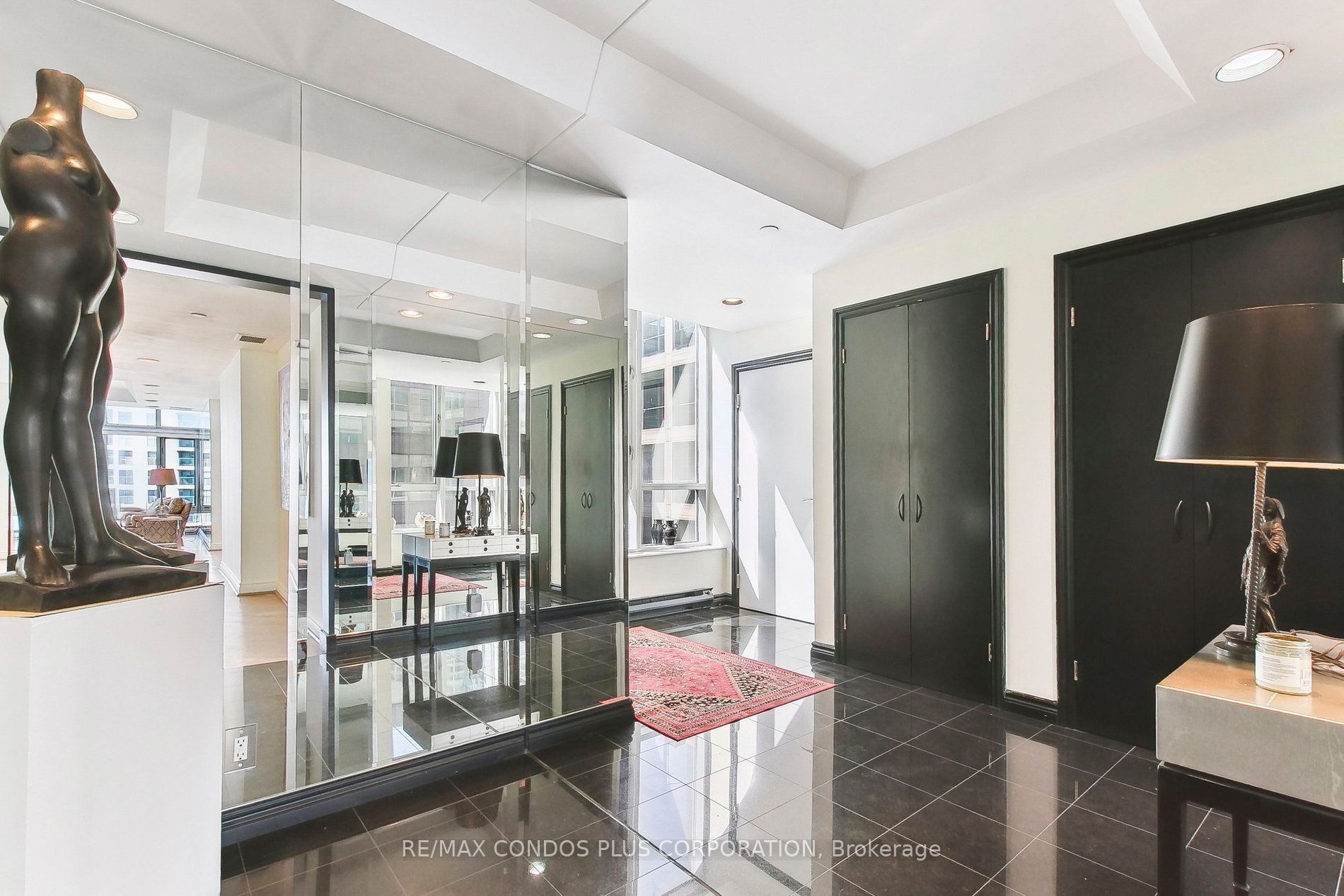 211 Queens Quay W 1013 Property Photo 3