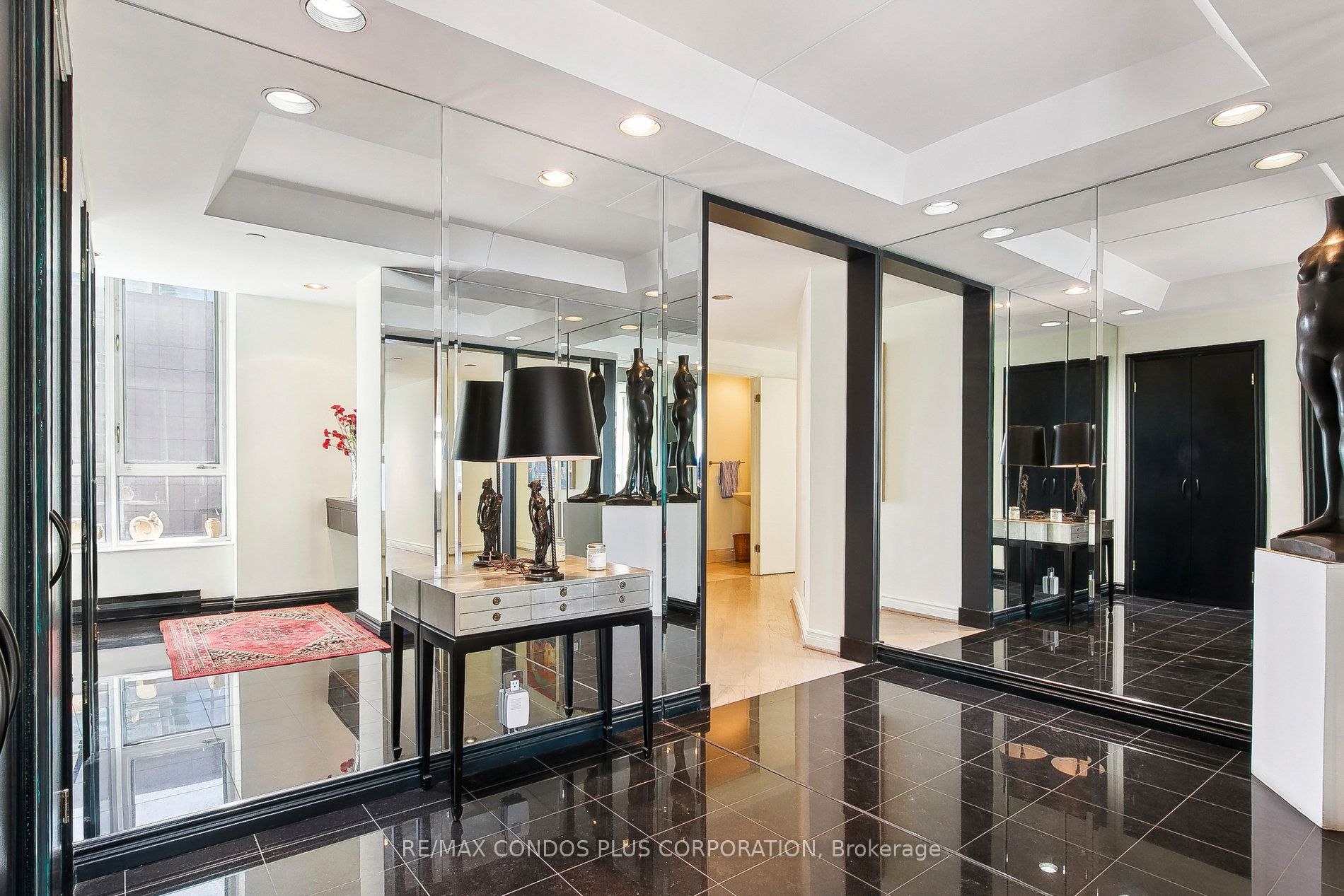 211 Queens Quay W 1013 Property Photo 4