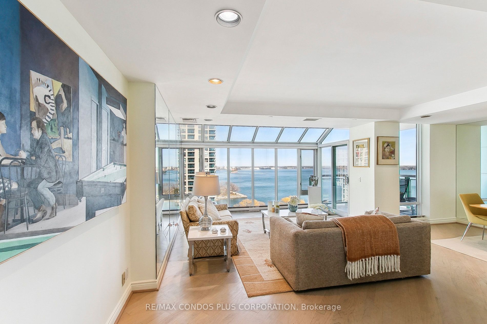 211 Queens Quay W 1013 Property Photo 5
