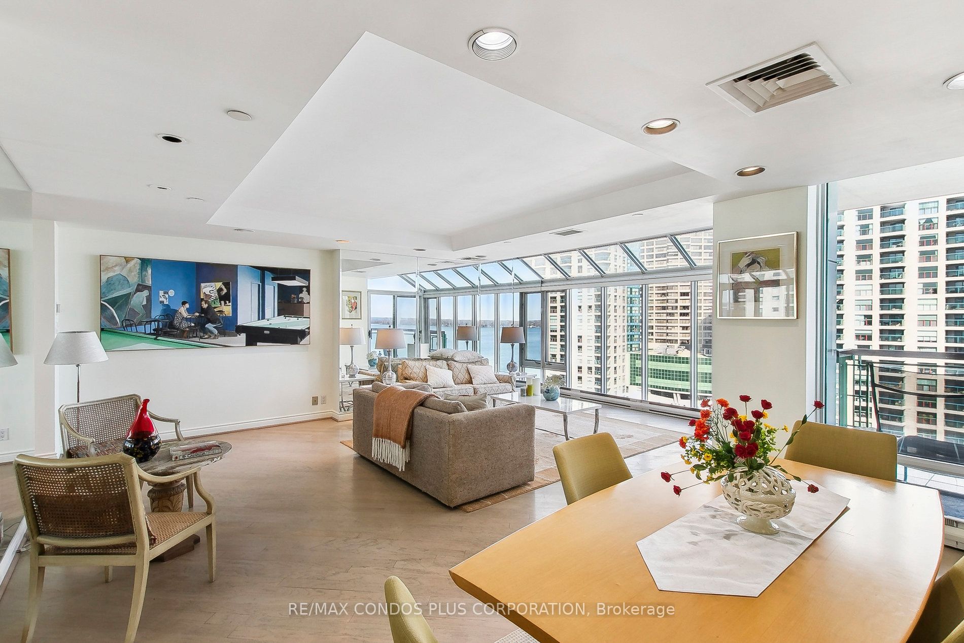 211 Queens Quay W 1013 Property Photo 6