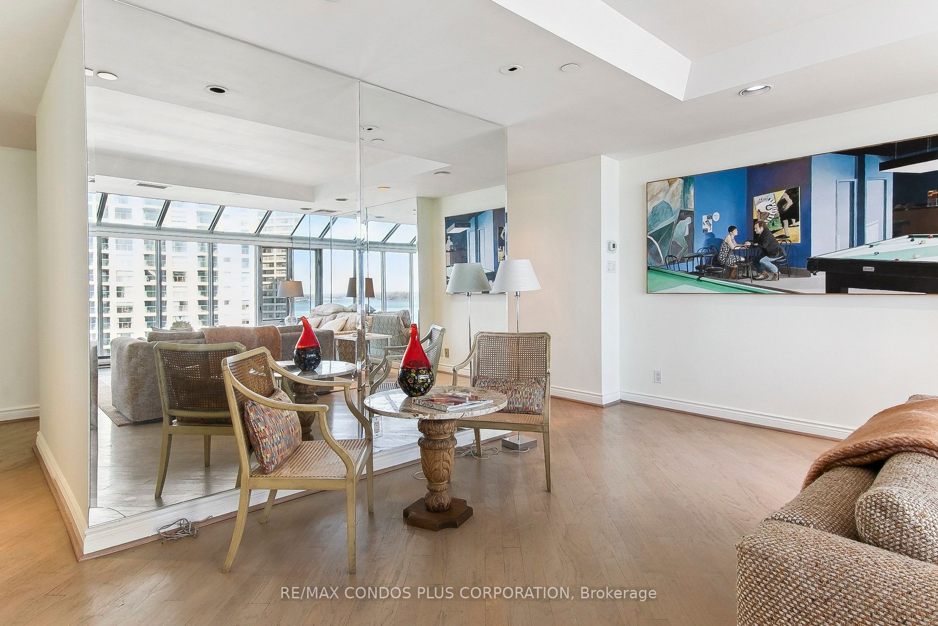 211 Queens Quay W 1013 Property Photo 8