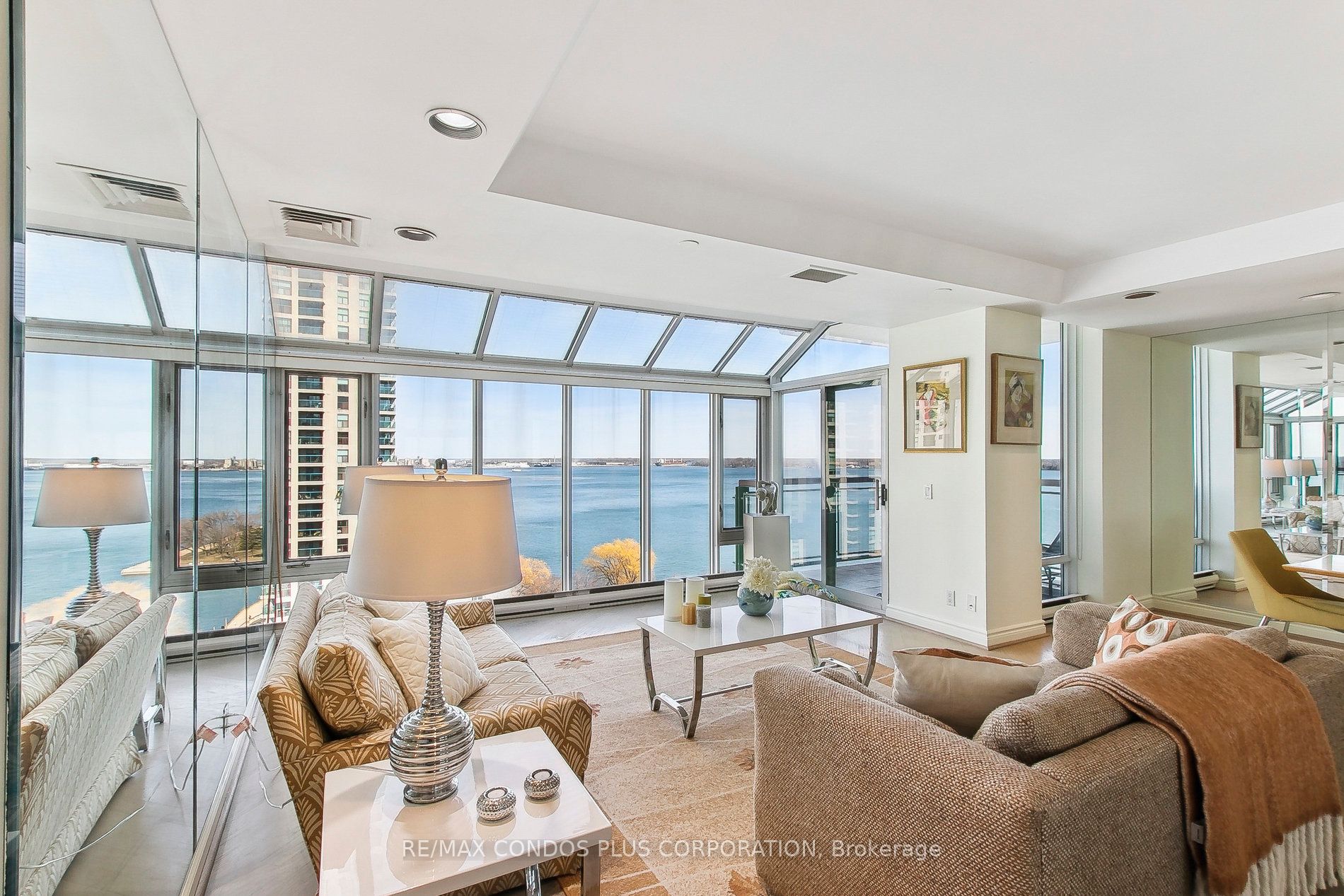 211 Queens Quay W 1013 Property Photo 9