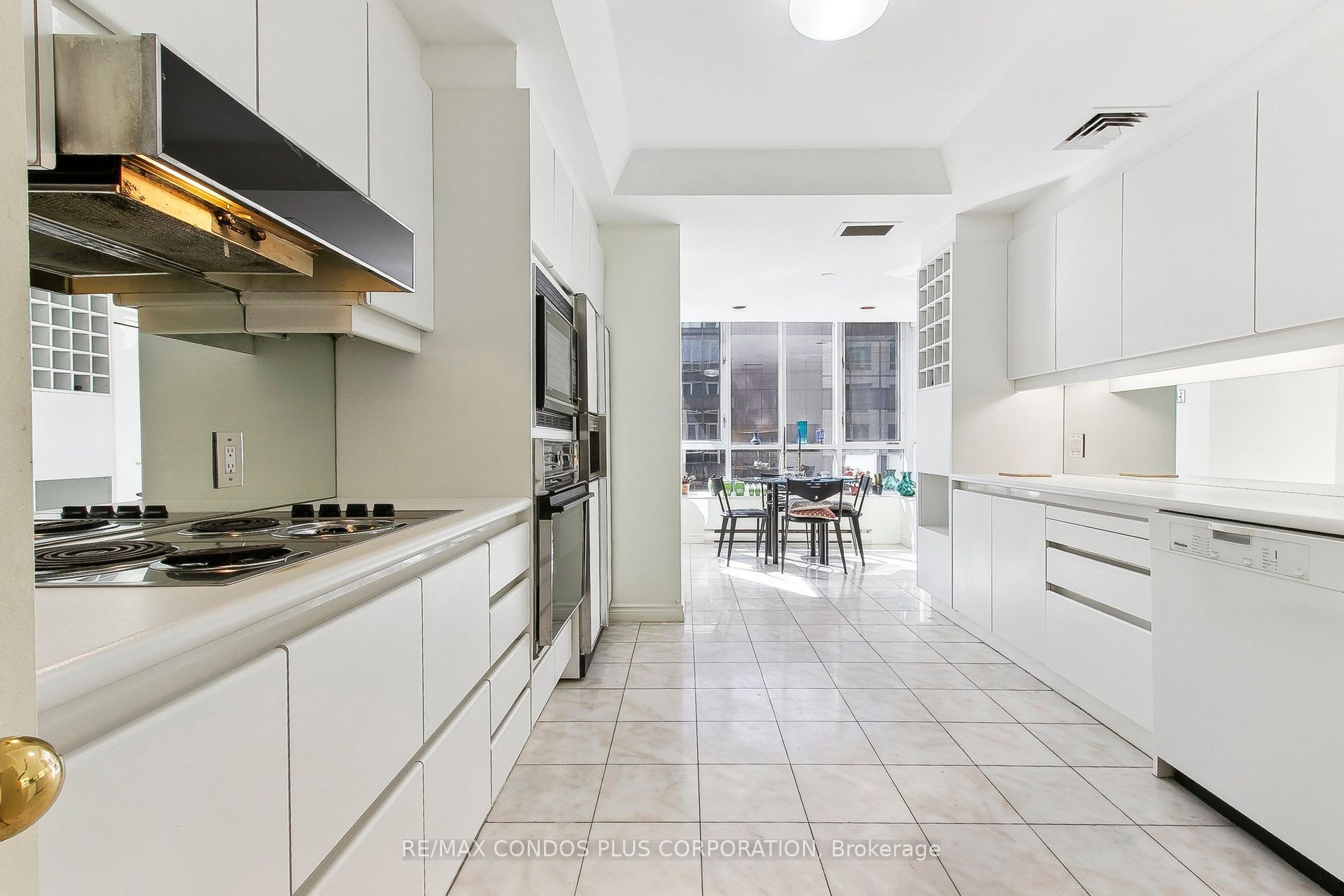 211 Queens Quay W 1013 Property Photo 13